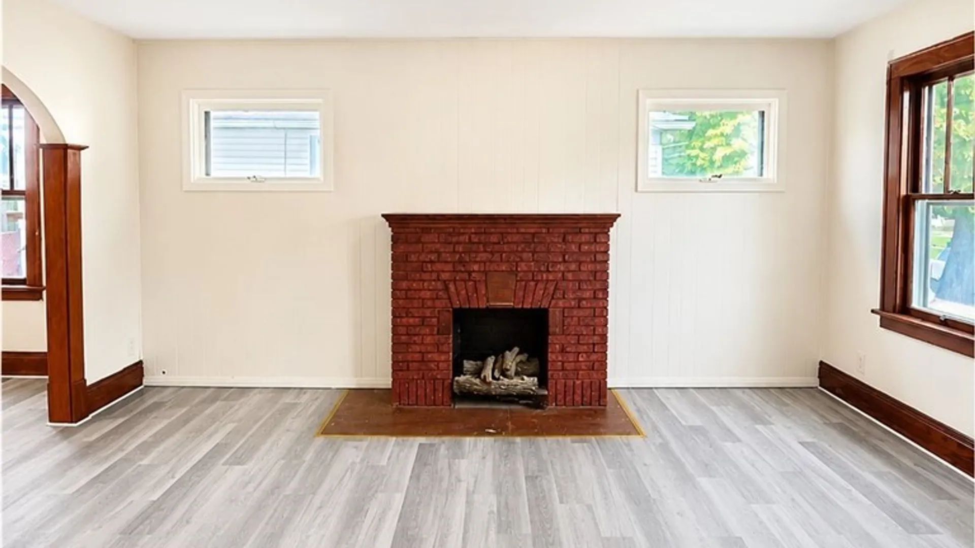 Property at 31 Dartmouth Avenue, Buffalo, NY 14215 8