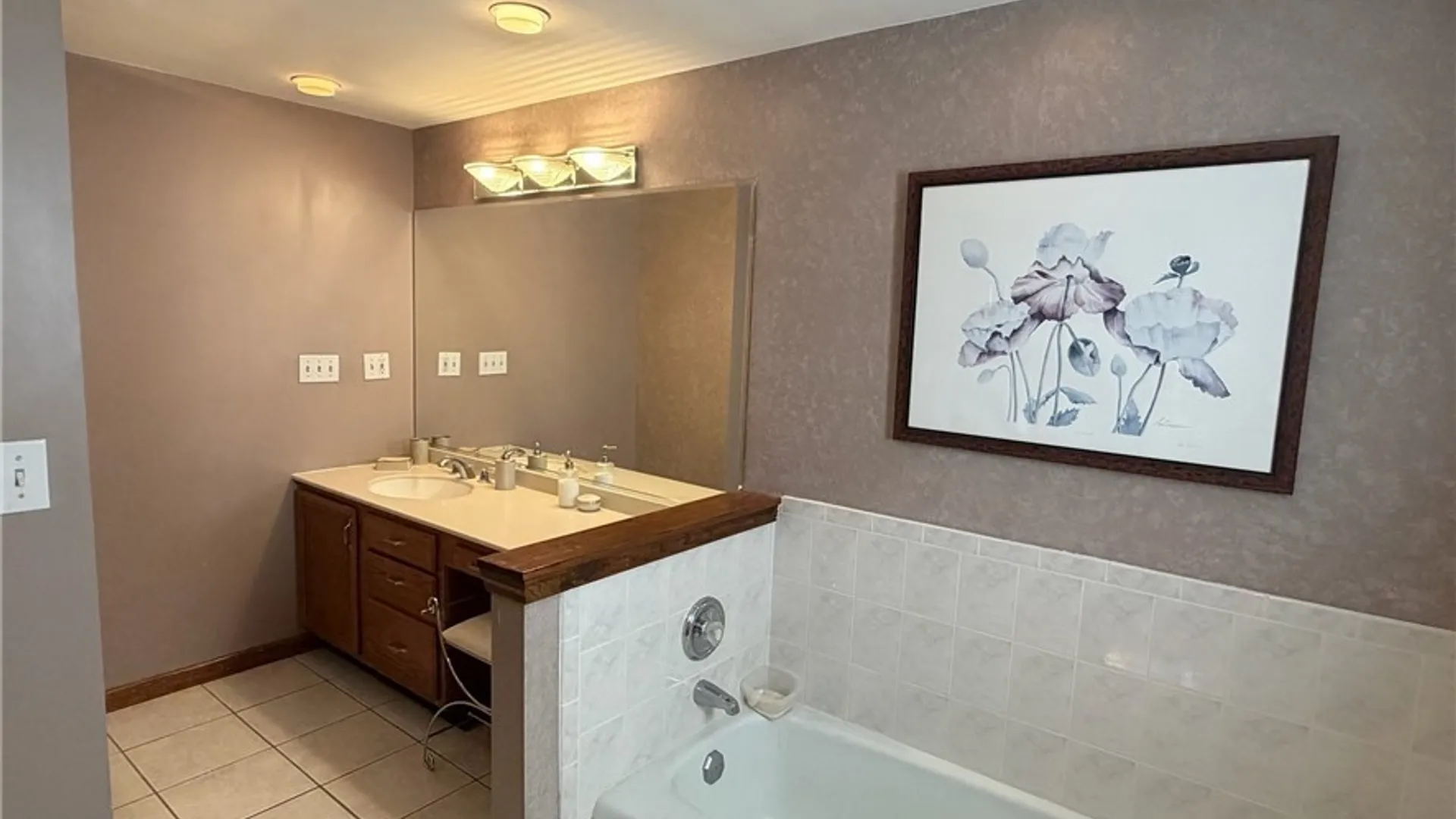 Property at 66 Amberwood Drive, Grand Island, NY 14072 21