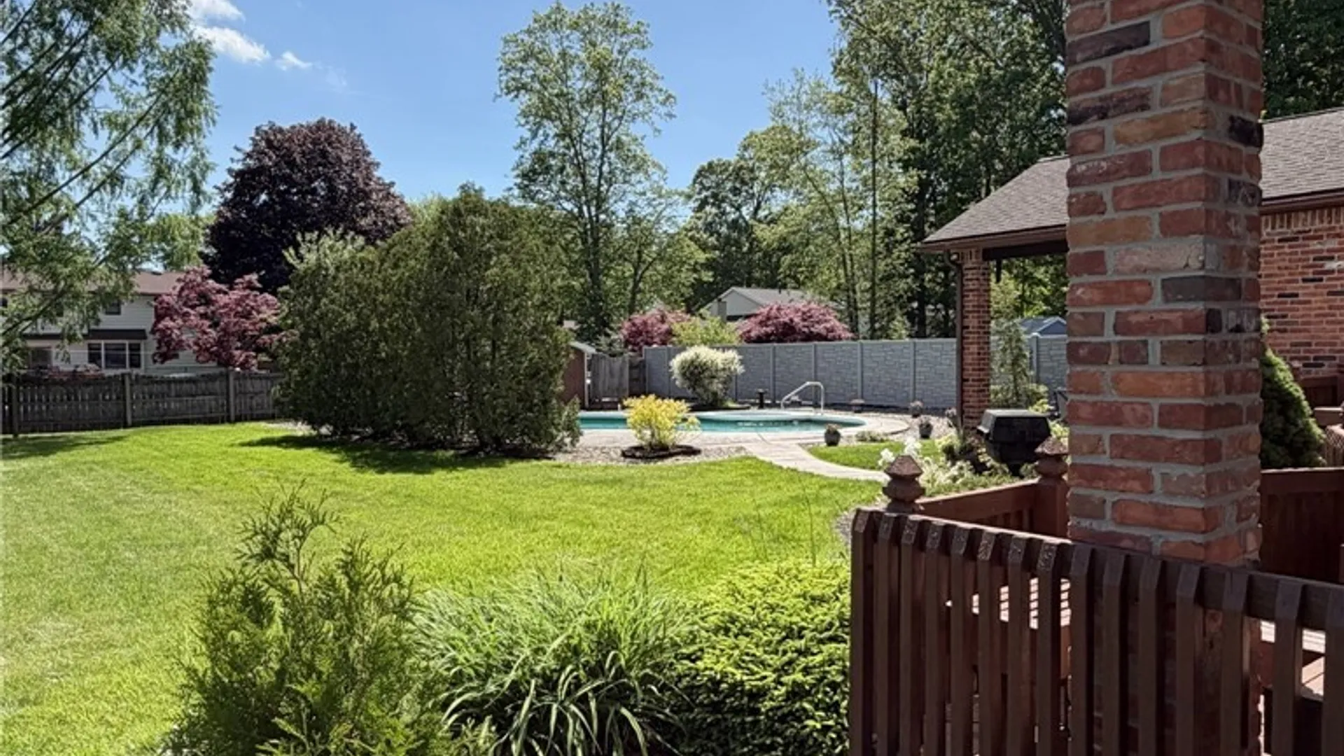 Property at 66 Amberwood Drive, Grand Island, NY 14072 28