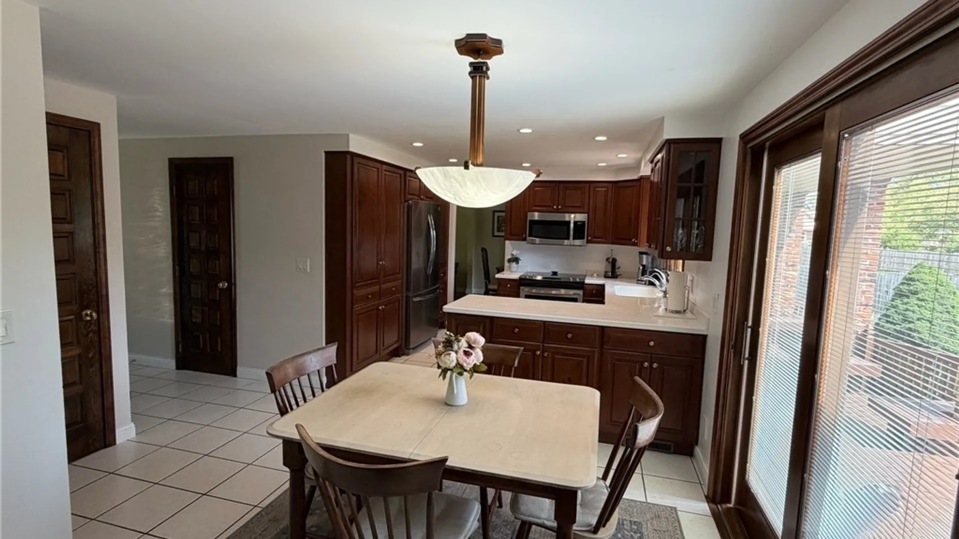 Property at 66 Amberwood Drive, Grand Island, NY 14072 6