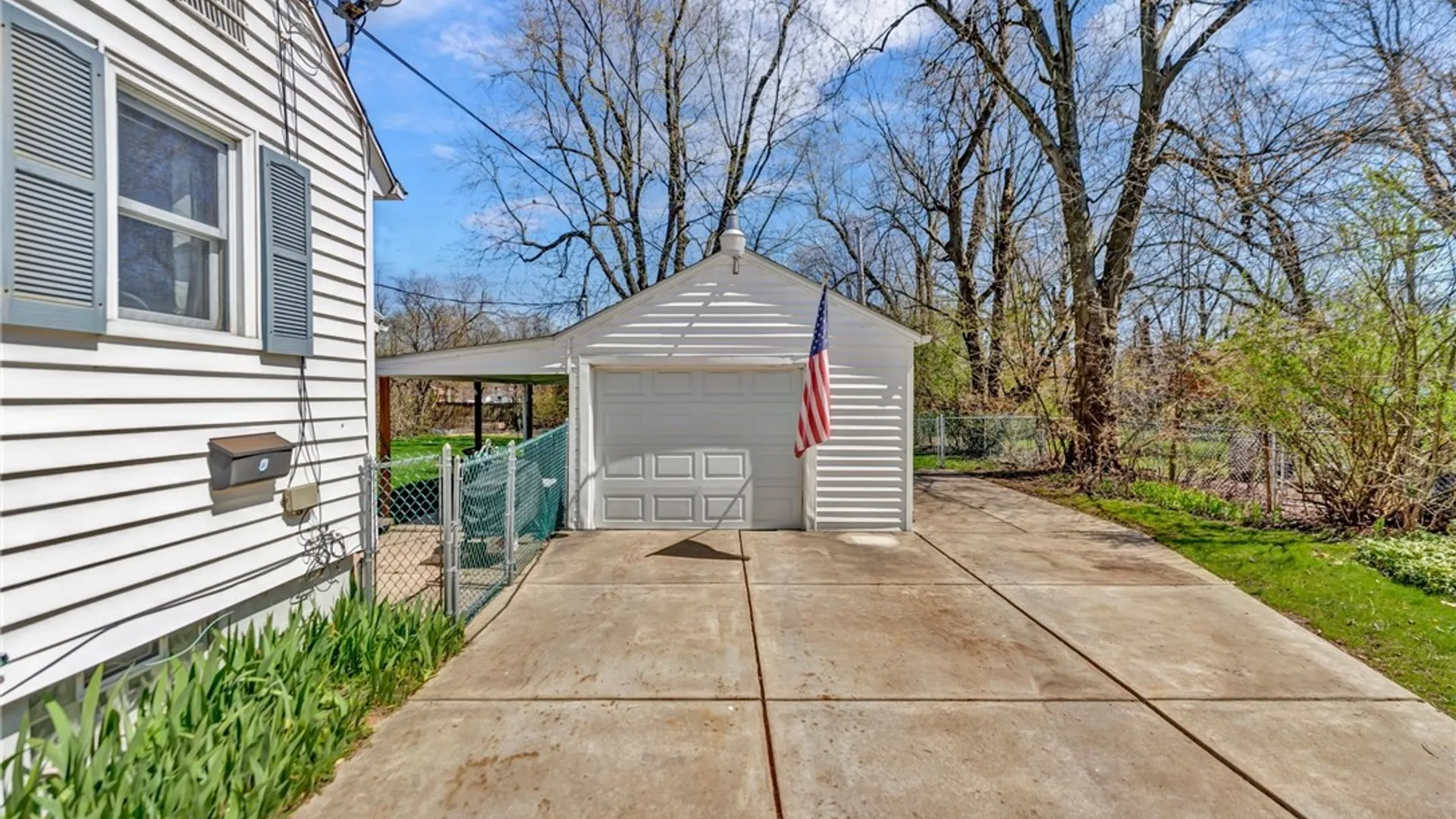 Property at 252 Royal Parkway, Amherst, NY 14221 3