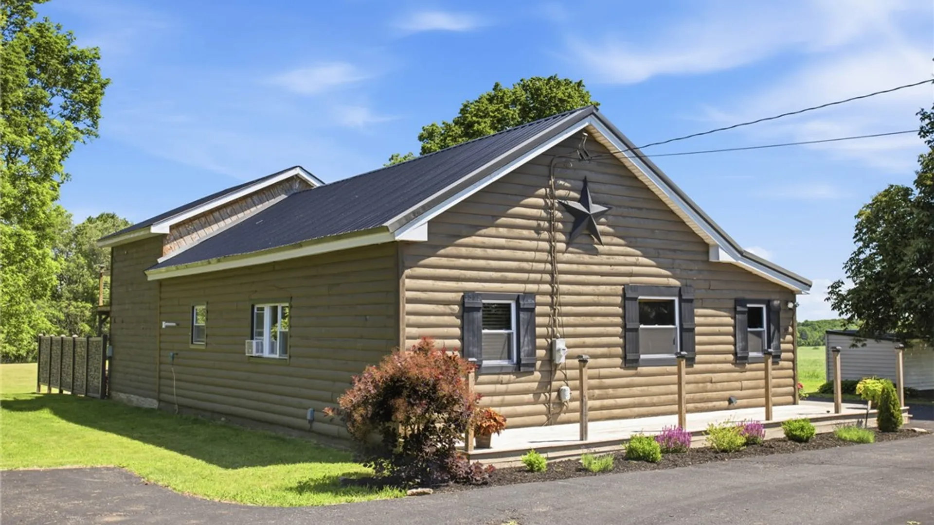 Property at 395 Akron Road, Pembroke, NY 14001 2
