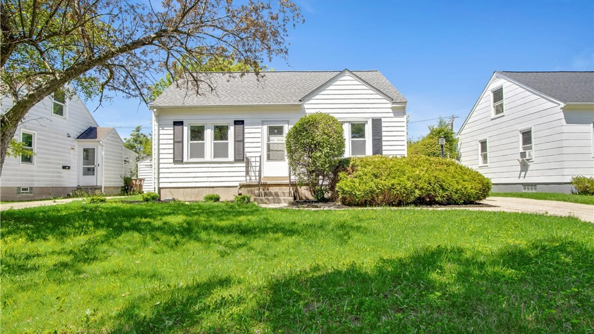 Property at 270 Merrymont Road, Cheektowaga, NY 14225 2