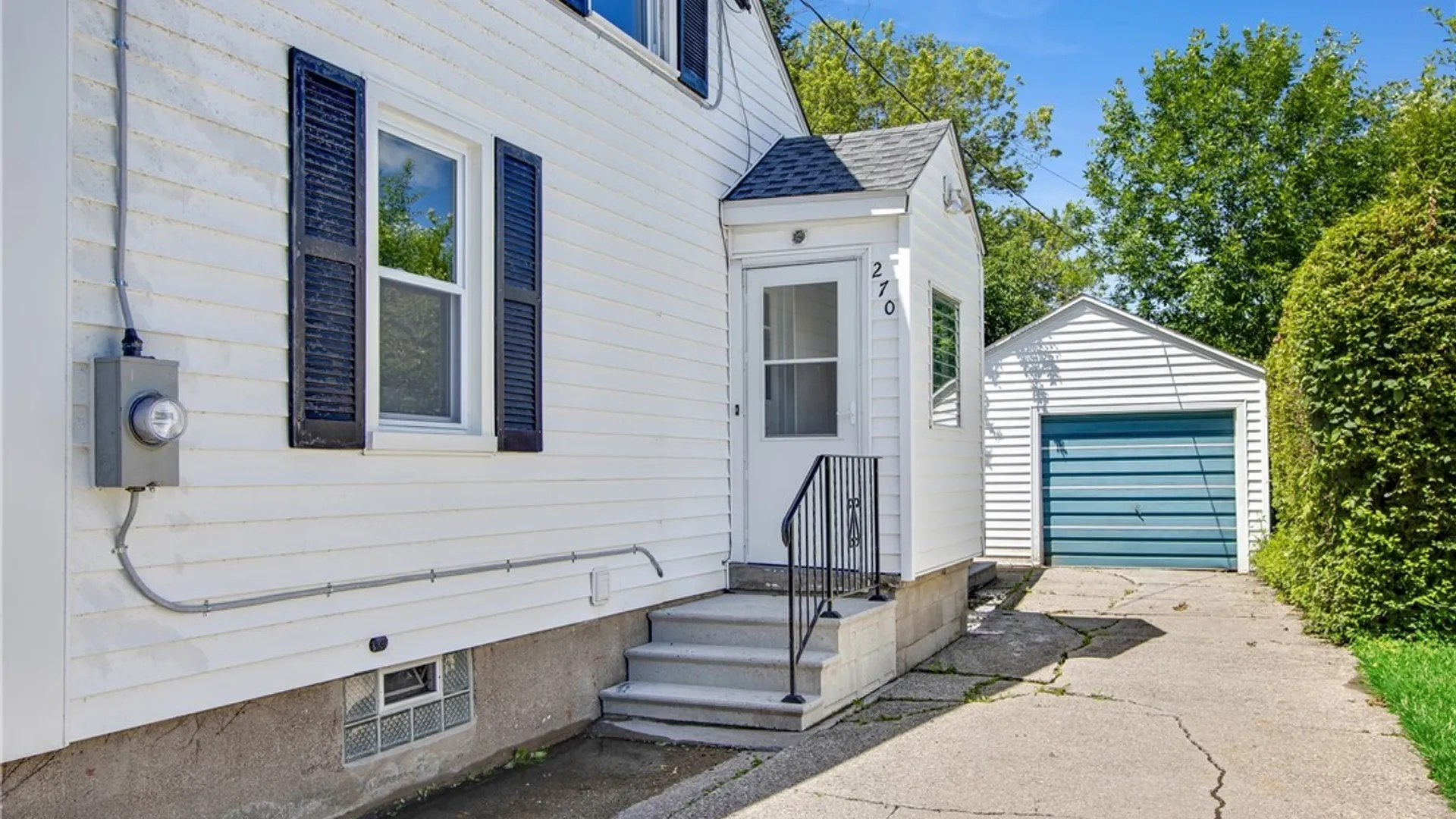 Property at 270 Merrymont Road, Cheektowaga, NY 14225 3