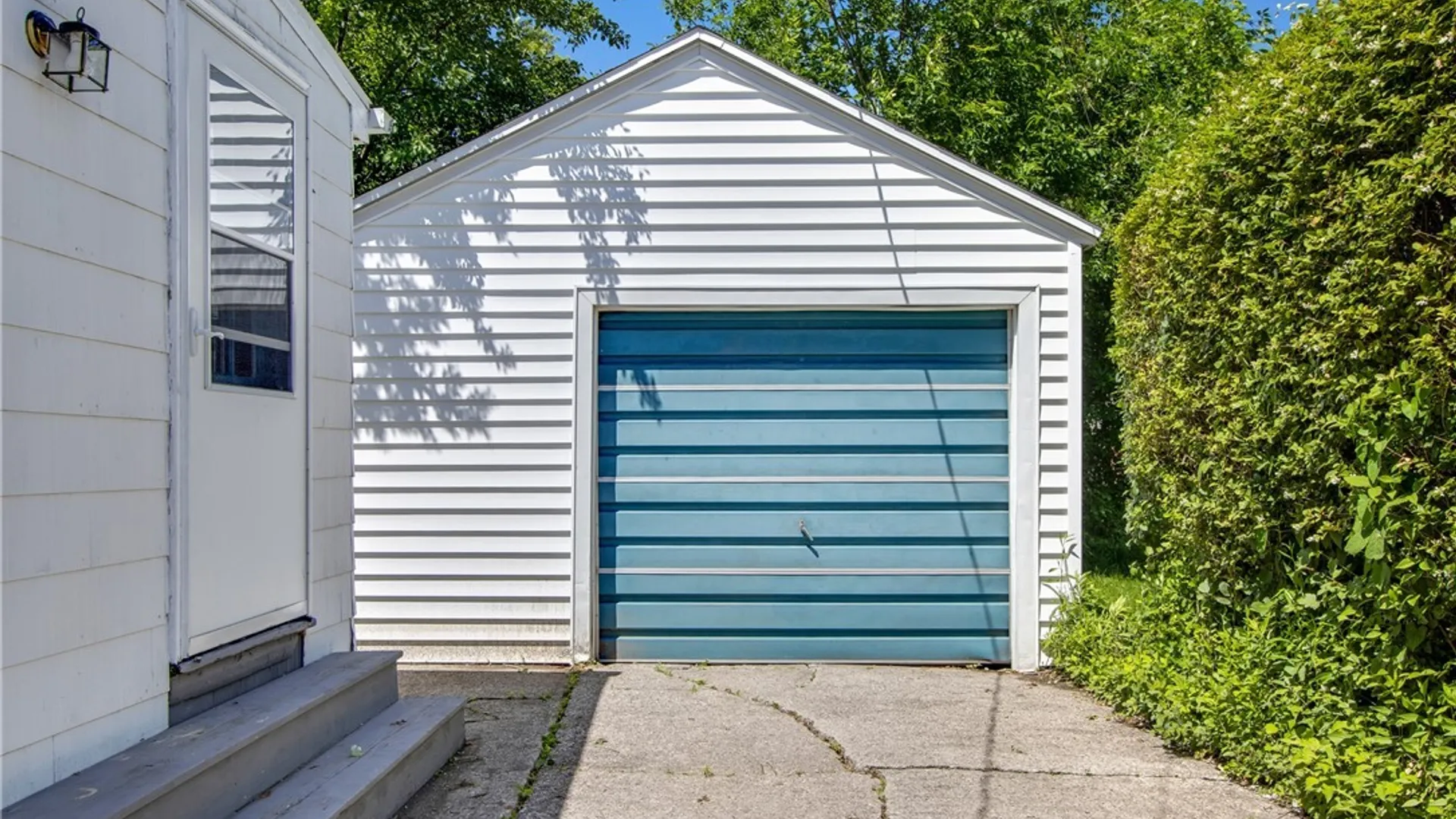Property at 270 Merrymont Road, Cheektowaga, NY 14225 4