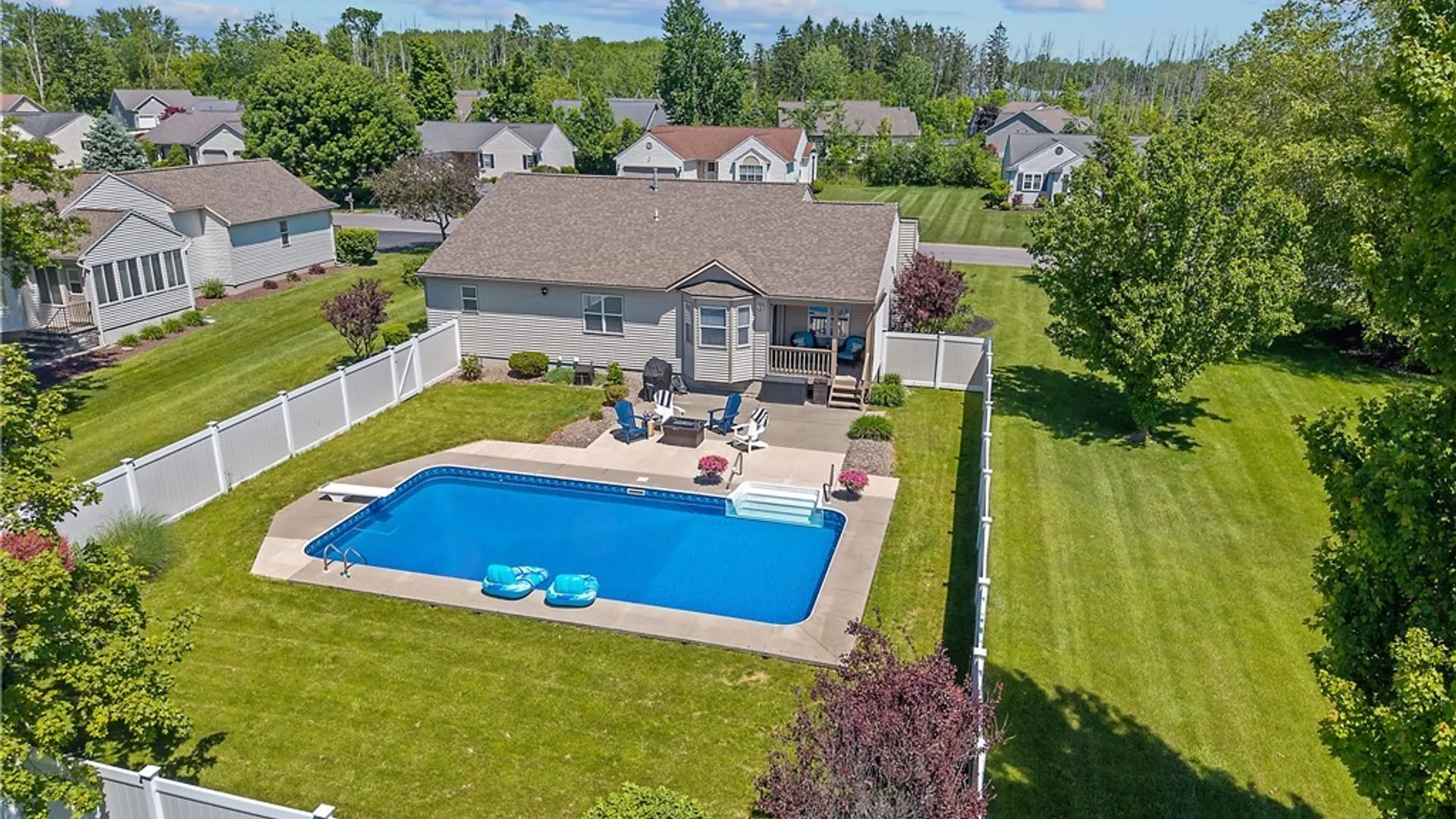Property at 7921 Rose Court Drive, Cicero, NY 13039 3