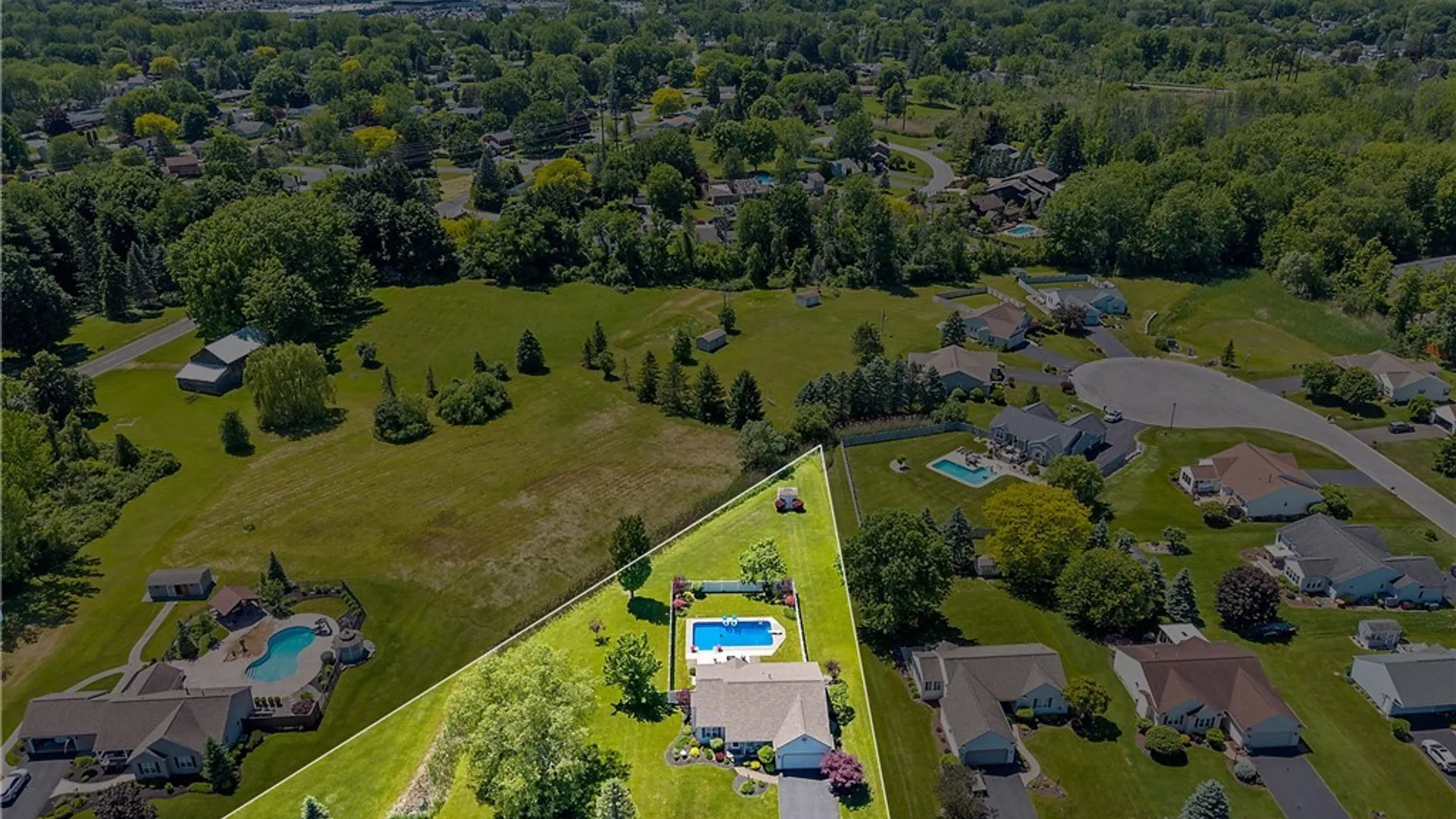 Property at 7921 Rose Court Drive, Cicero, NY 13039 38