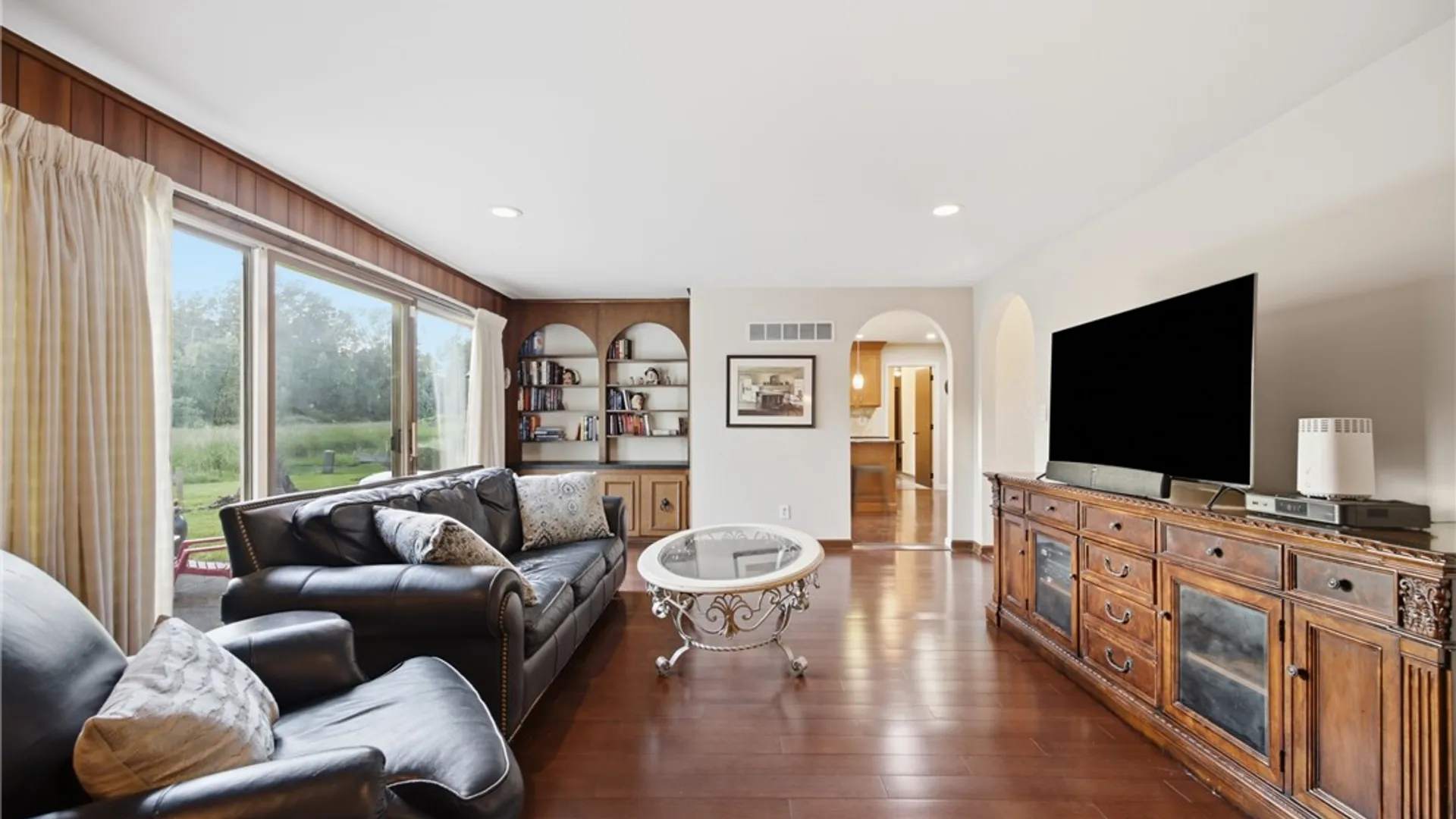 Property at 220 Crestwood Court, Amherst, NY 14221 14