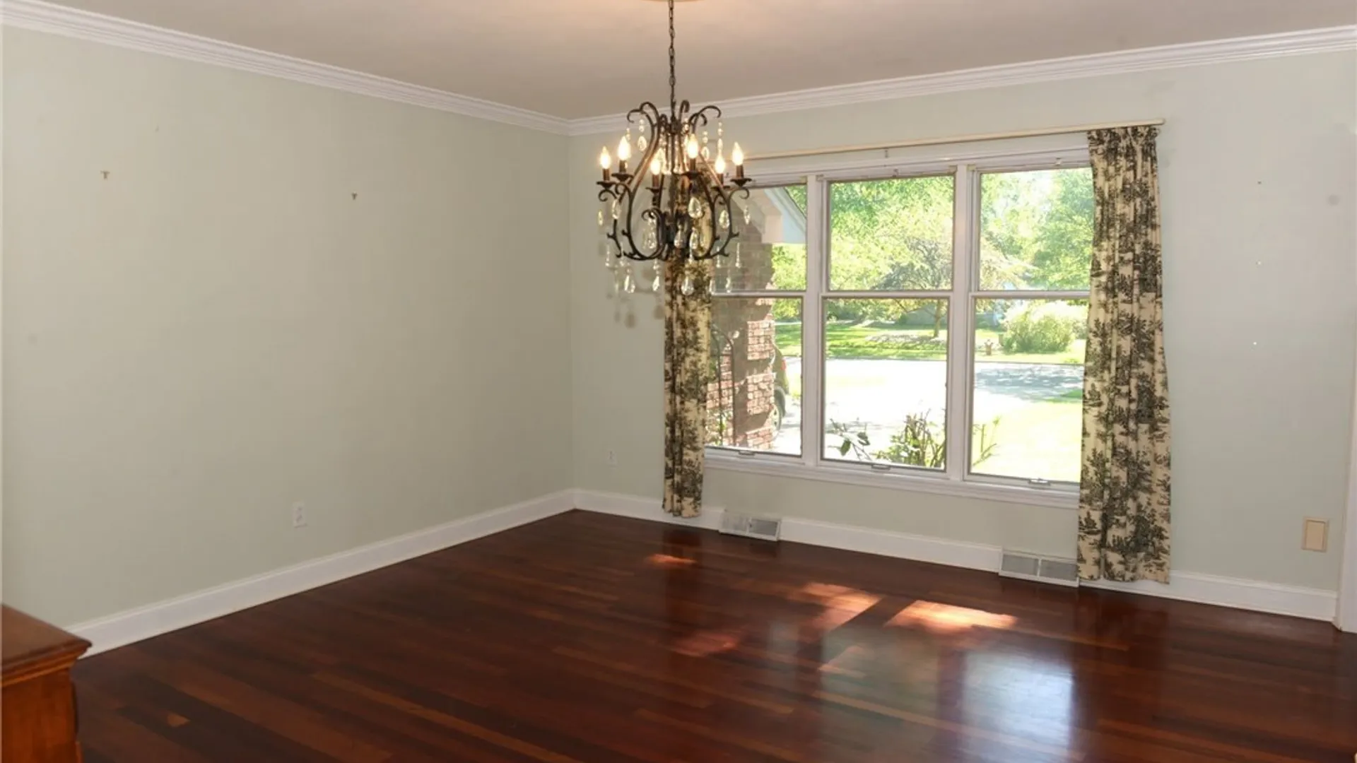Property at 200 Deerwood Lane, Grand Island, NY 14072 9