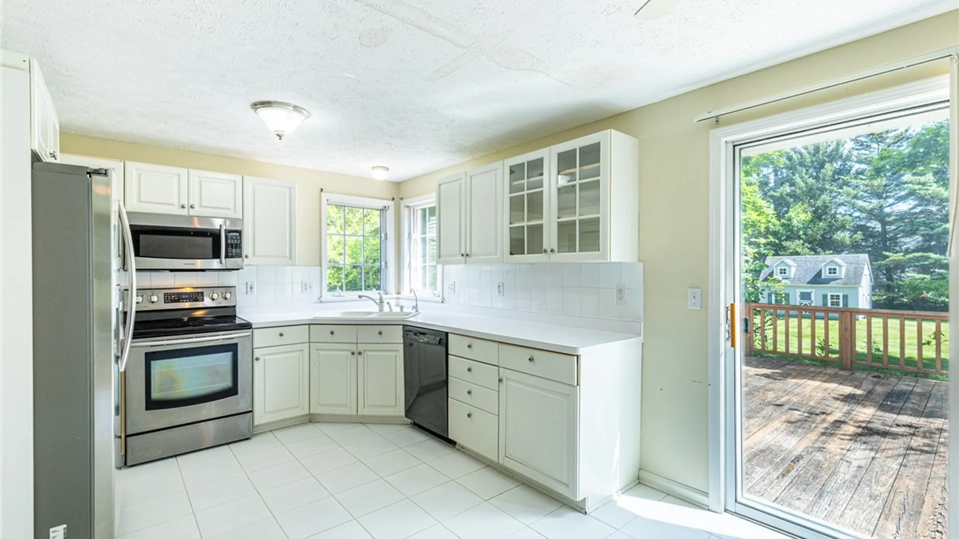 Property at 531 Brixton Trail, Webster, NY 14580 15