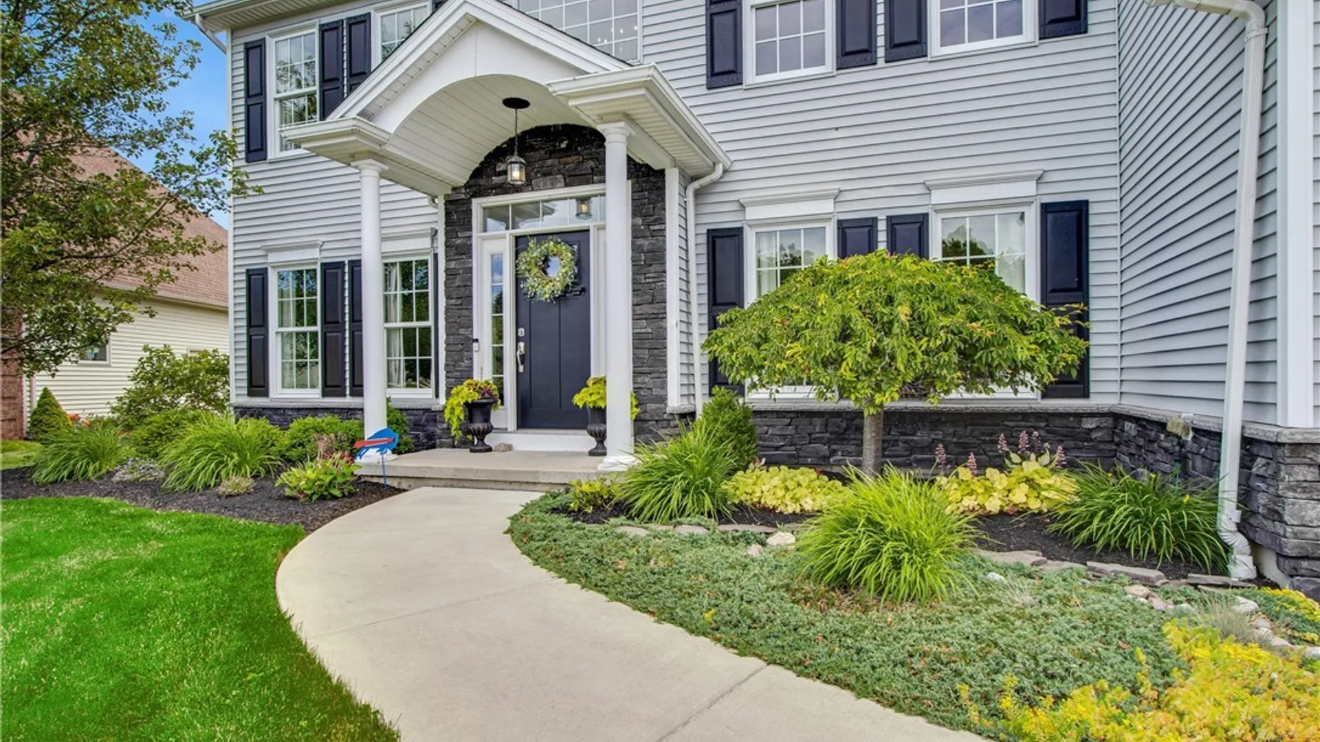 Property at 11 Heathrow Court, Lancaster, NY 14086 3