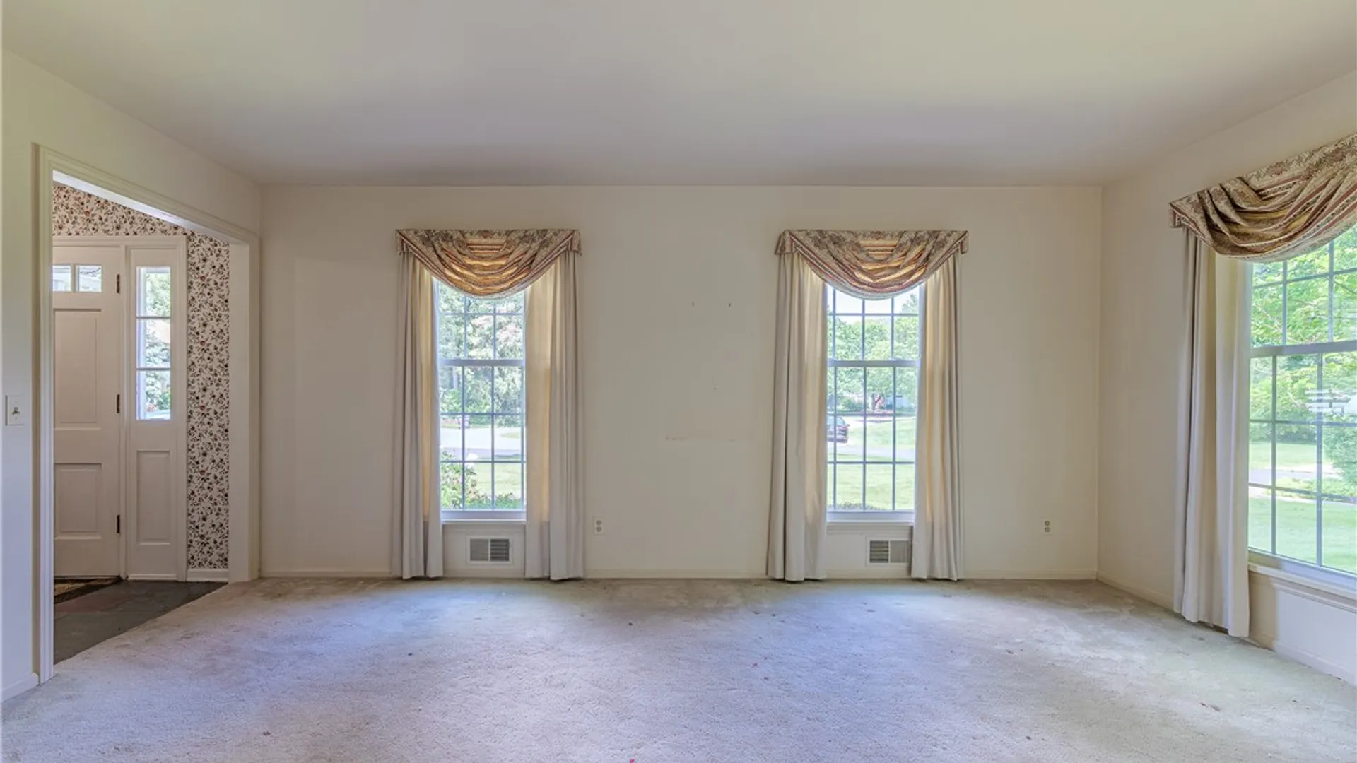 Property at 22 Snowberry Circle, Penfield, NY 14526 6