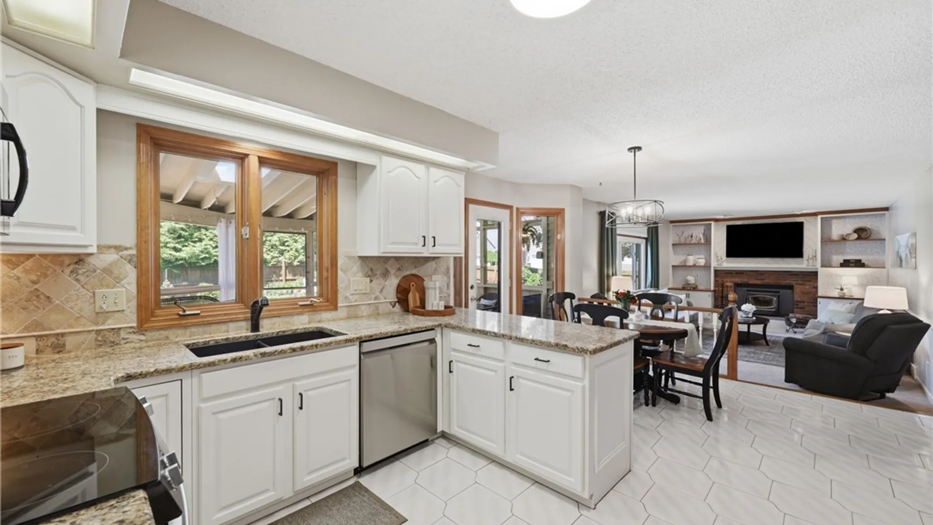 Property at 72 Brenridge Drive, Amherst, NY 14051 11