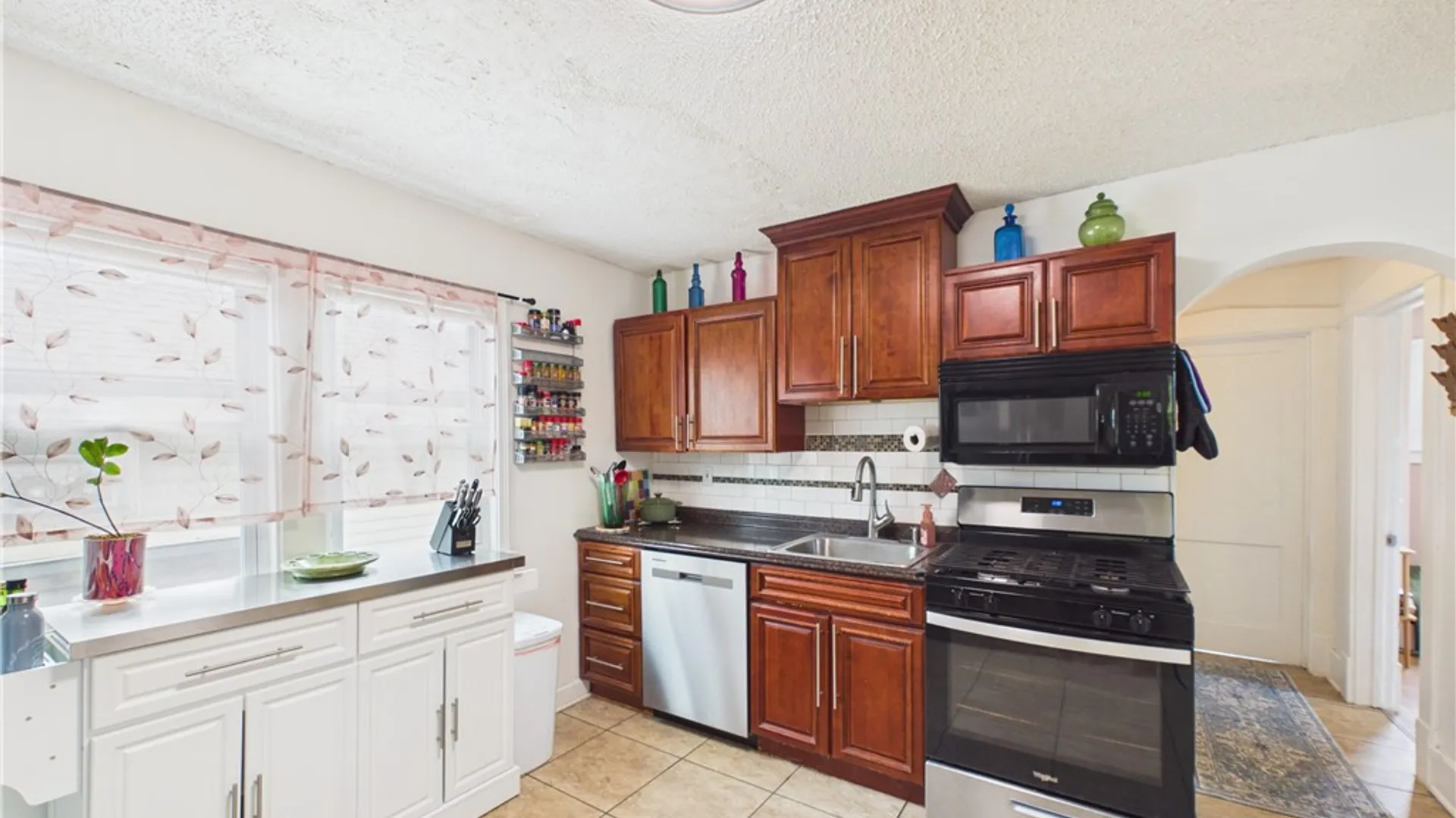 Property at 66 Grandview Ave, Tonawanda, NY 14223 12