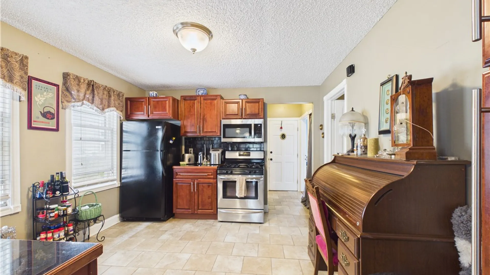 Property at 66 Grandview Ave, Tonawanda, NY 14223 32