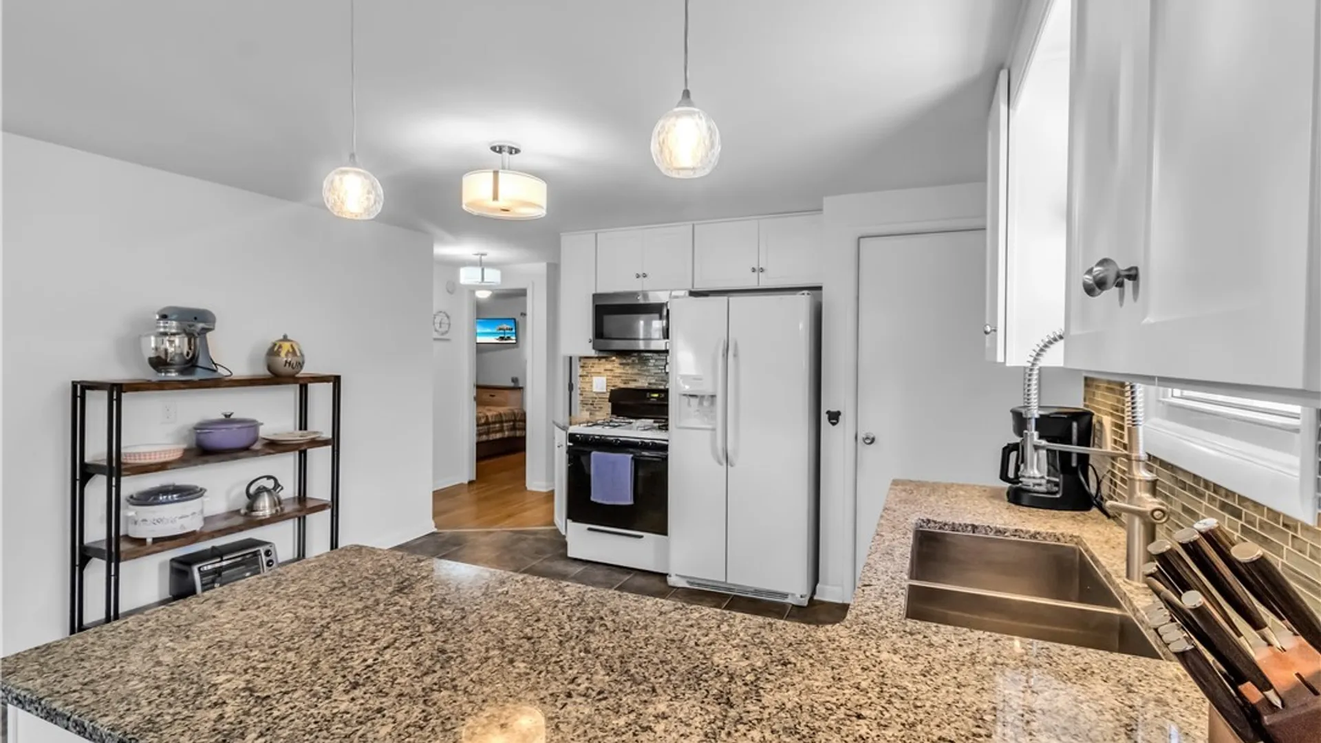 Property at 61 Bay Lane, Cheektowaga, NY 14225 13