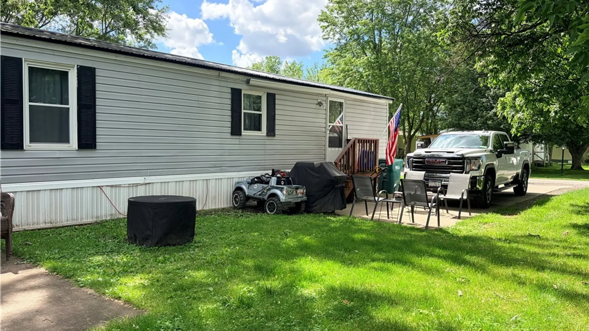 Property at 4 pebbleridge, Ridgeway, NY 14103 14