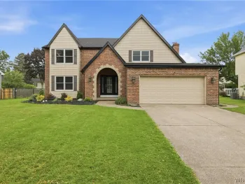 Property at 11 Bywater Court, Amherst, NY 14221