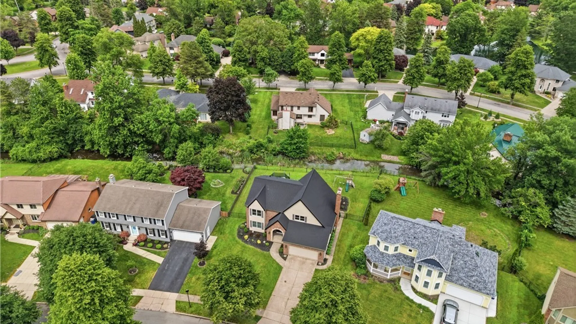 Property at 11 Bywater Court, Amherst, NY 14221 43