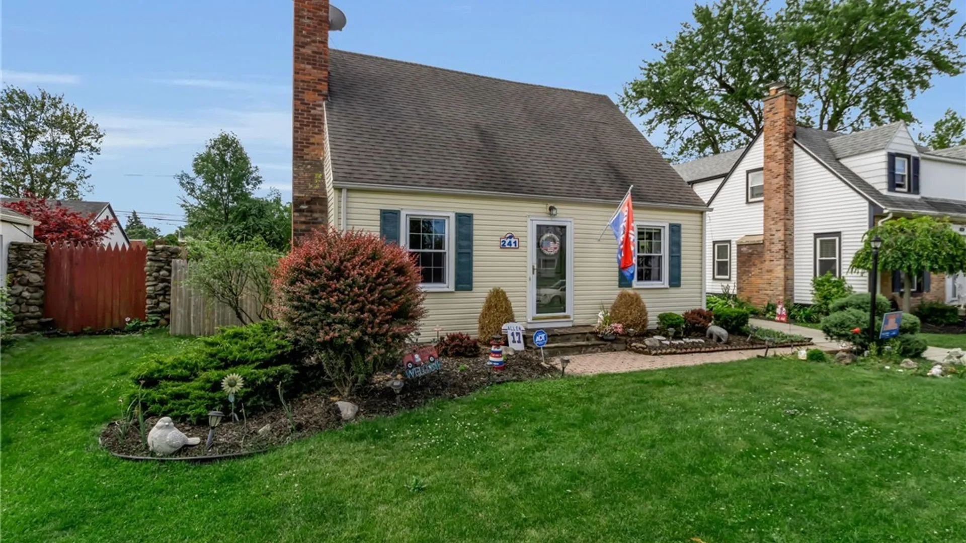 Property at 241 Woodcrest Boulevard, Tonawanda, NY 14223 3