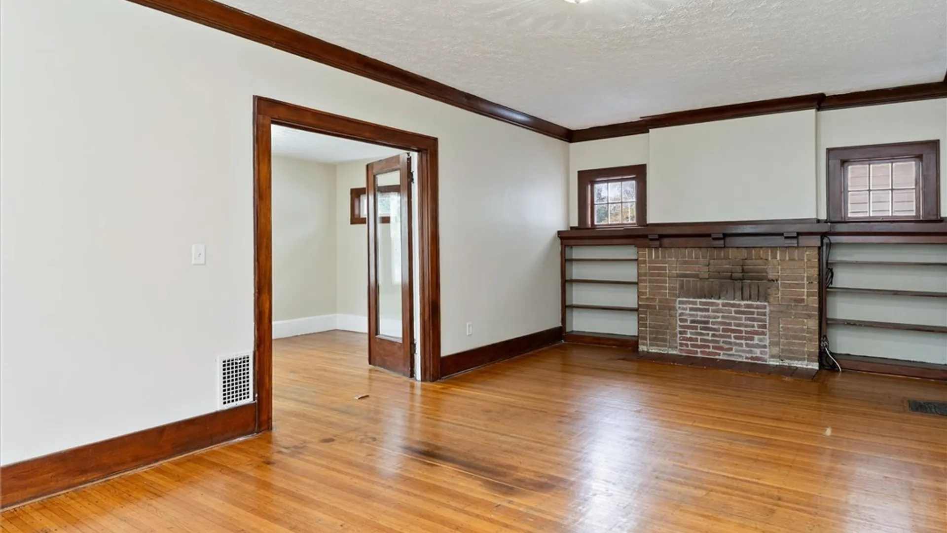 Property at 19 Genesee Park Boulevard, Rochester, NY 14611 11