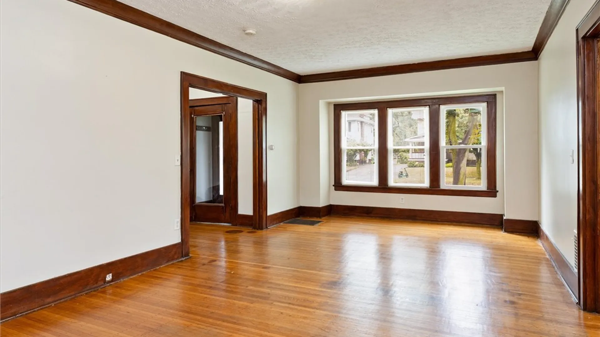 Property at 19 Genesee Park Boulevard, Rochester, NY 14611 13