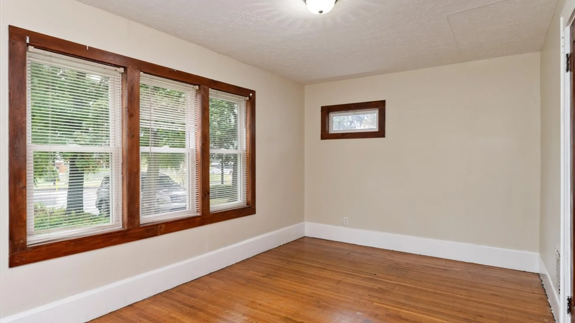 Property at 19 Genesee Park Boulevard, Rochester, NY 14611 17