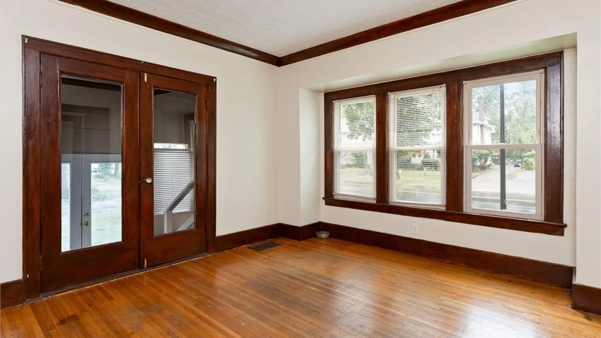 Property at 19 Genesee Park Boulevard, Rochester, NY 14611 19