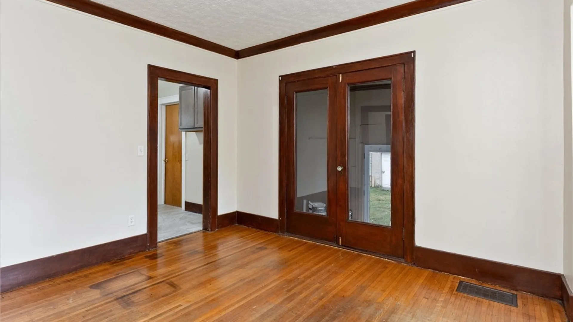 Property at 19 Genesee Park Boulevard, Rochester, NY 14611 22