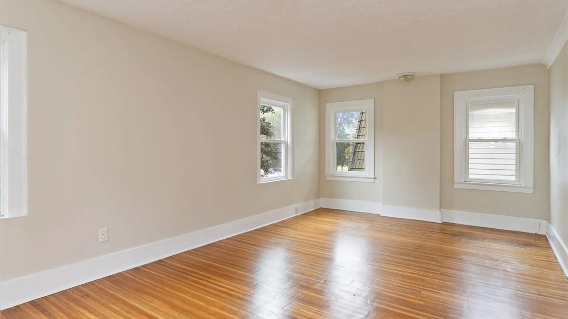 Property at 19 Genesee Park Boulevard, Rochester, NY 14611 41