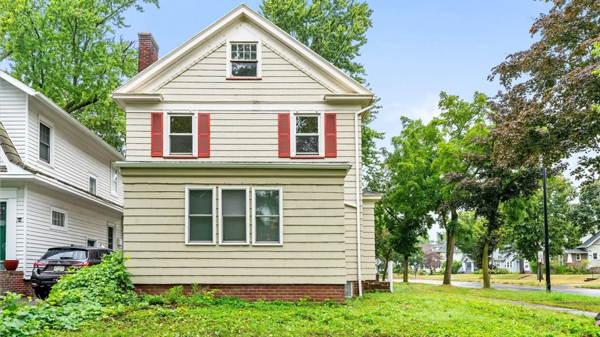 Property at 19 Genesee Park Boulevard, Rochester, NY 14611 6