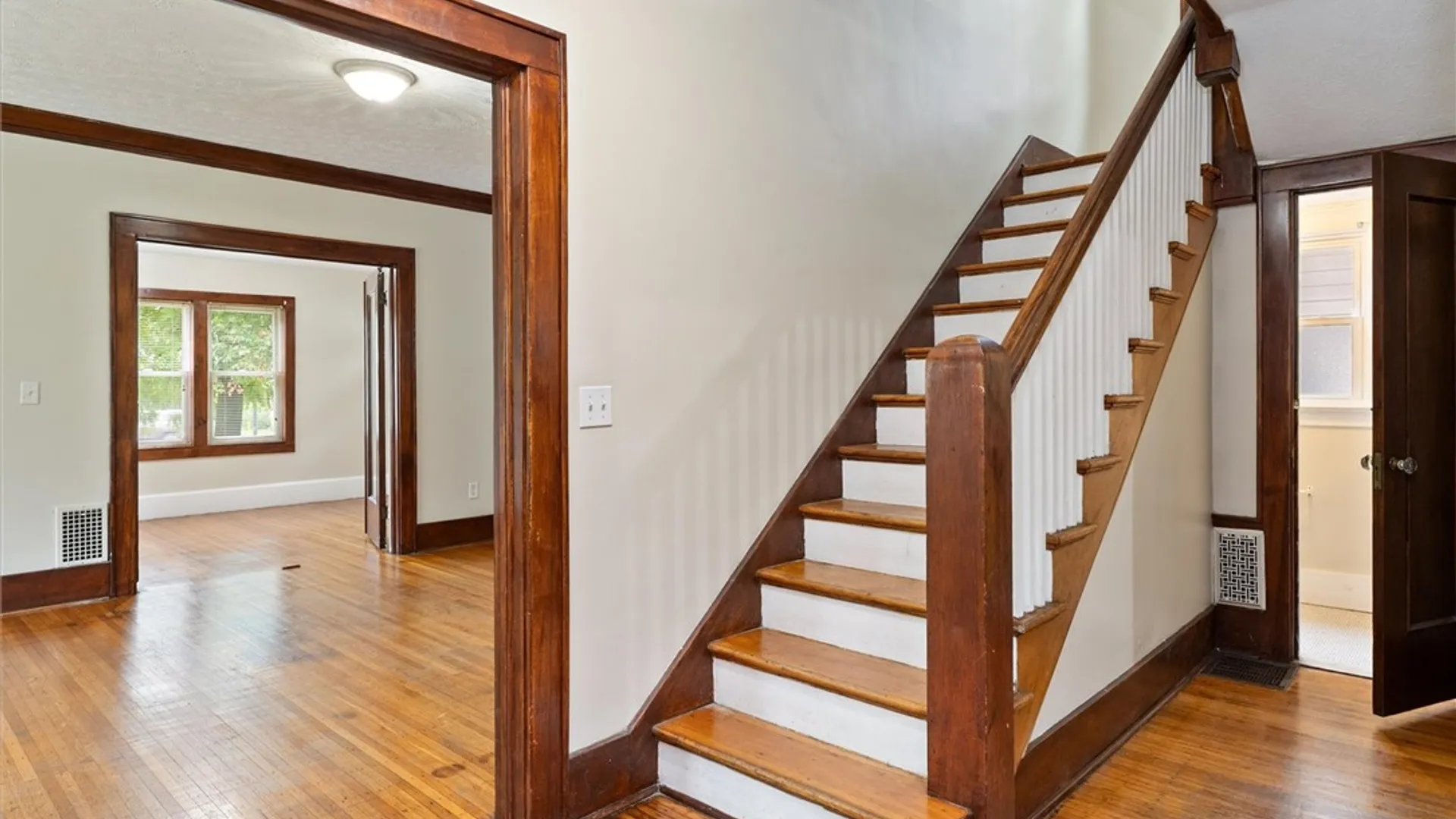 Property at 19 Genesee Park Boulevard, Rochester, NY 14611 9