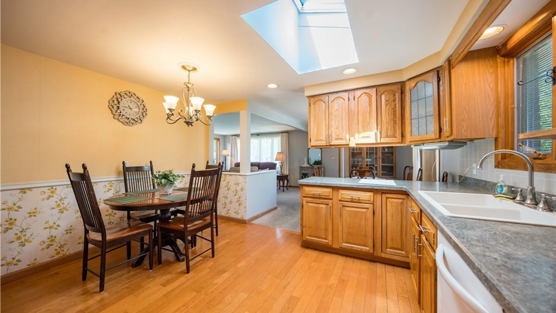 Property at 71 Lou Ann Drive, Cheektowaga, NY 14043 17