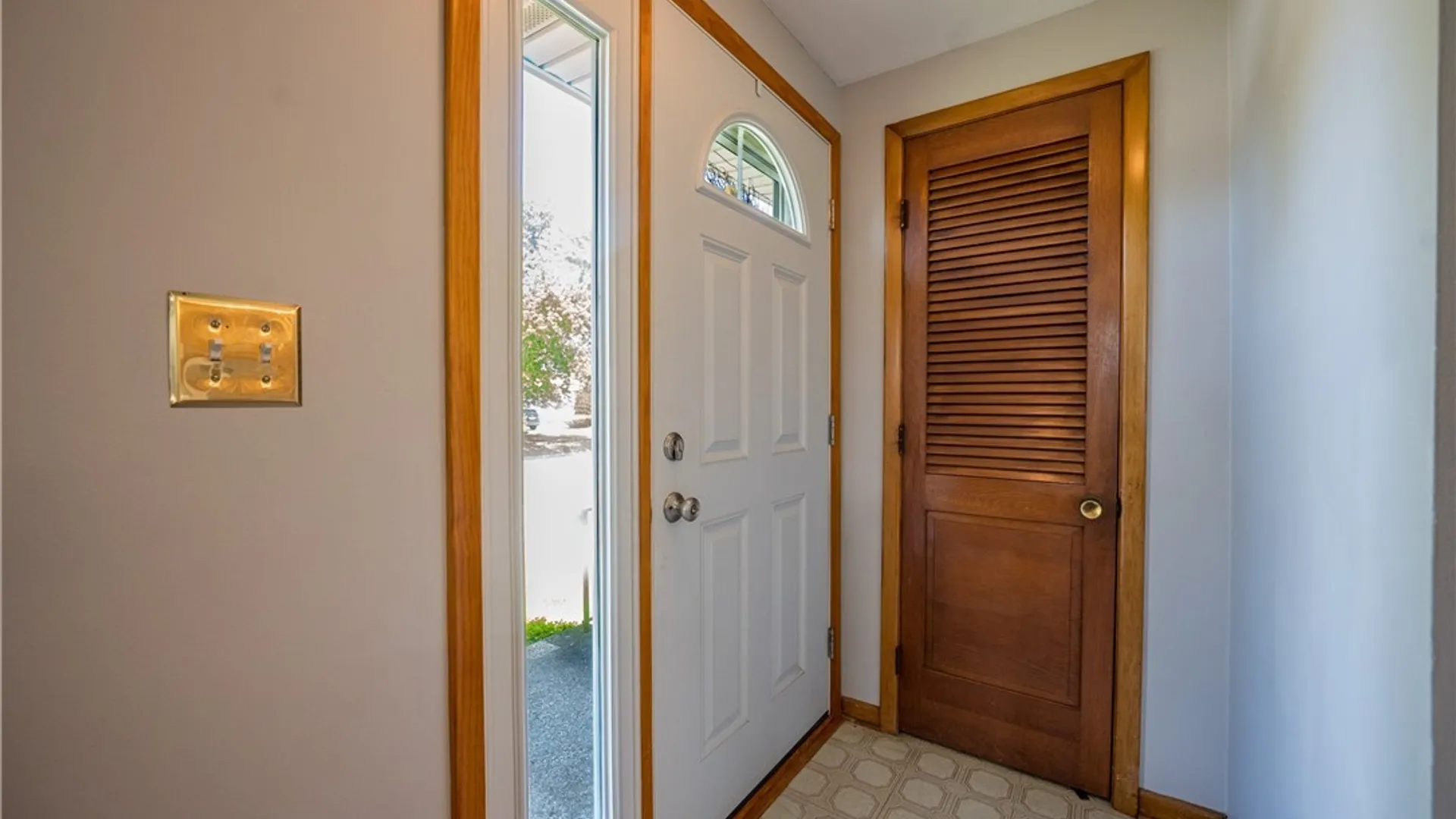 Property at 71 Lou Ann Drive, Cheektowaga, NY 14043 5