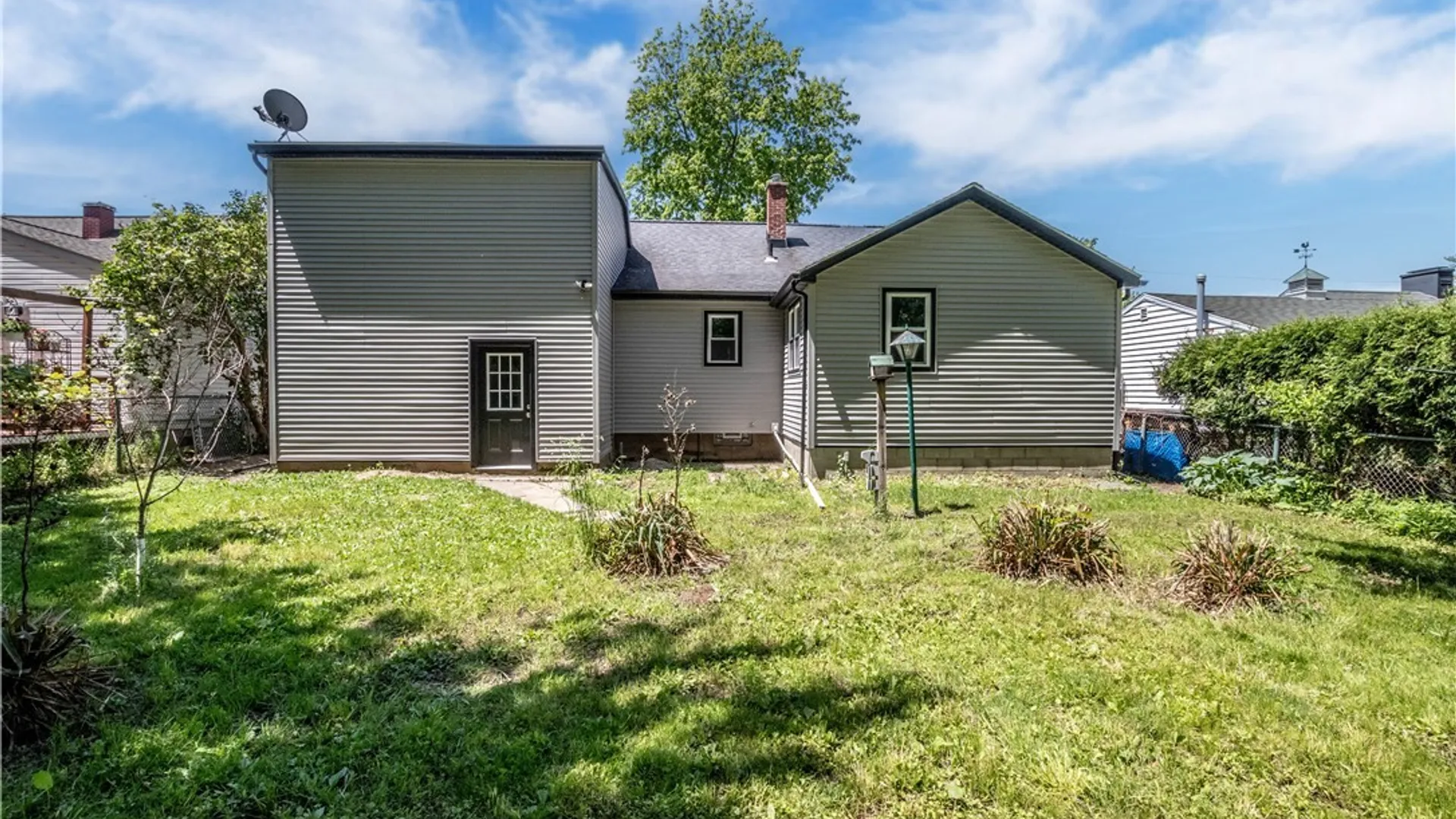 Property at 245 N Ellicott St, Amherst, NY 14221 31
