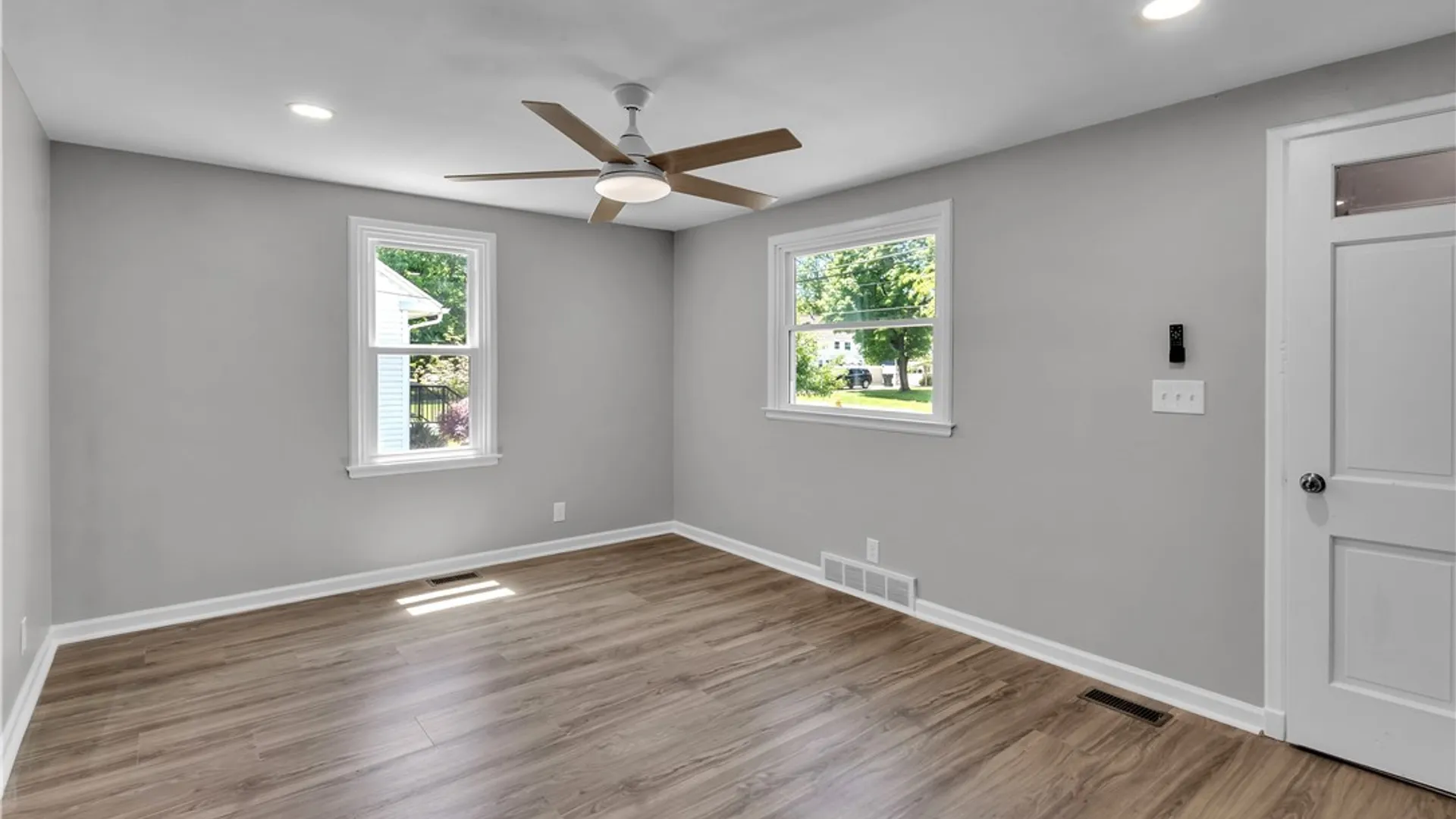 Property at 245 N Ellicott St, Amherst, NY 14221 5