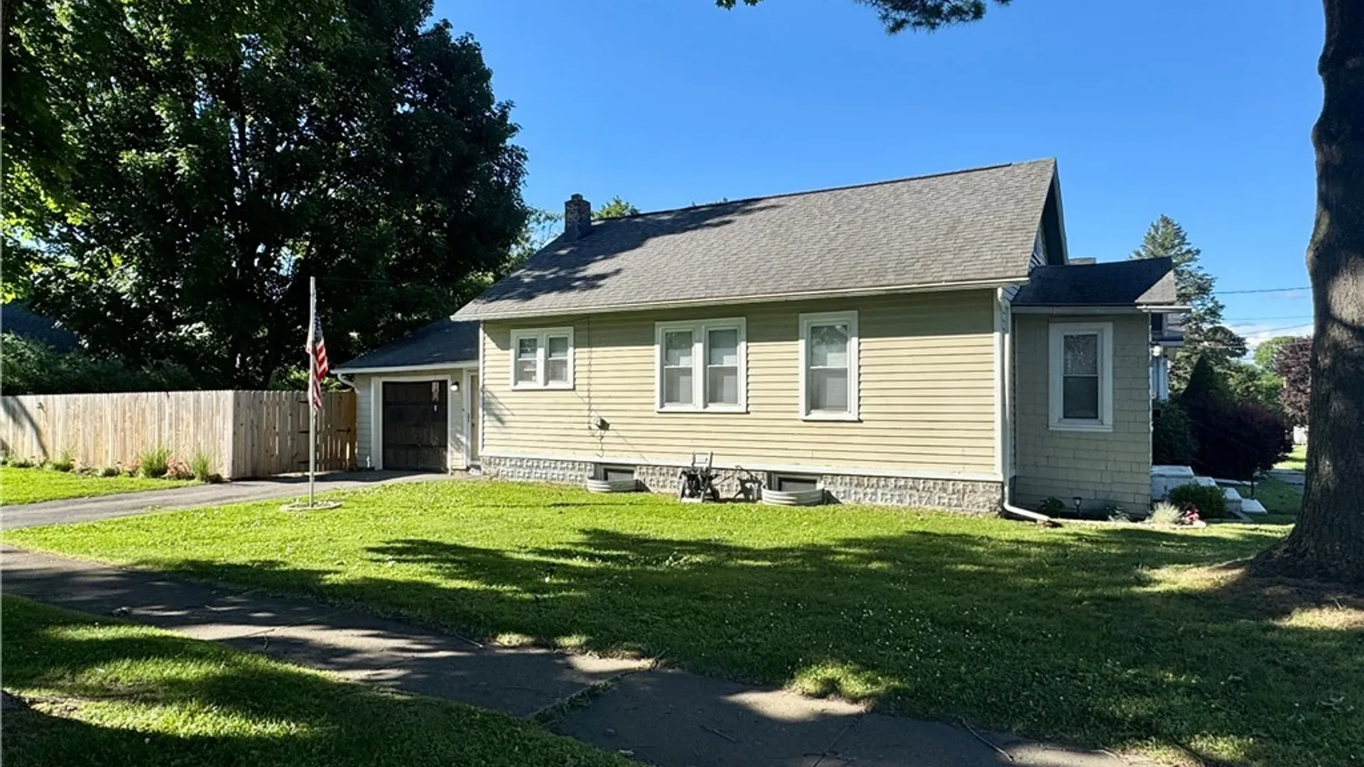 Property at 1028 Tabor Place, Whitestown, NY 13502 5