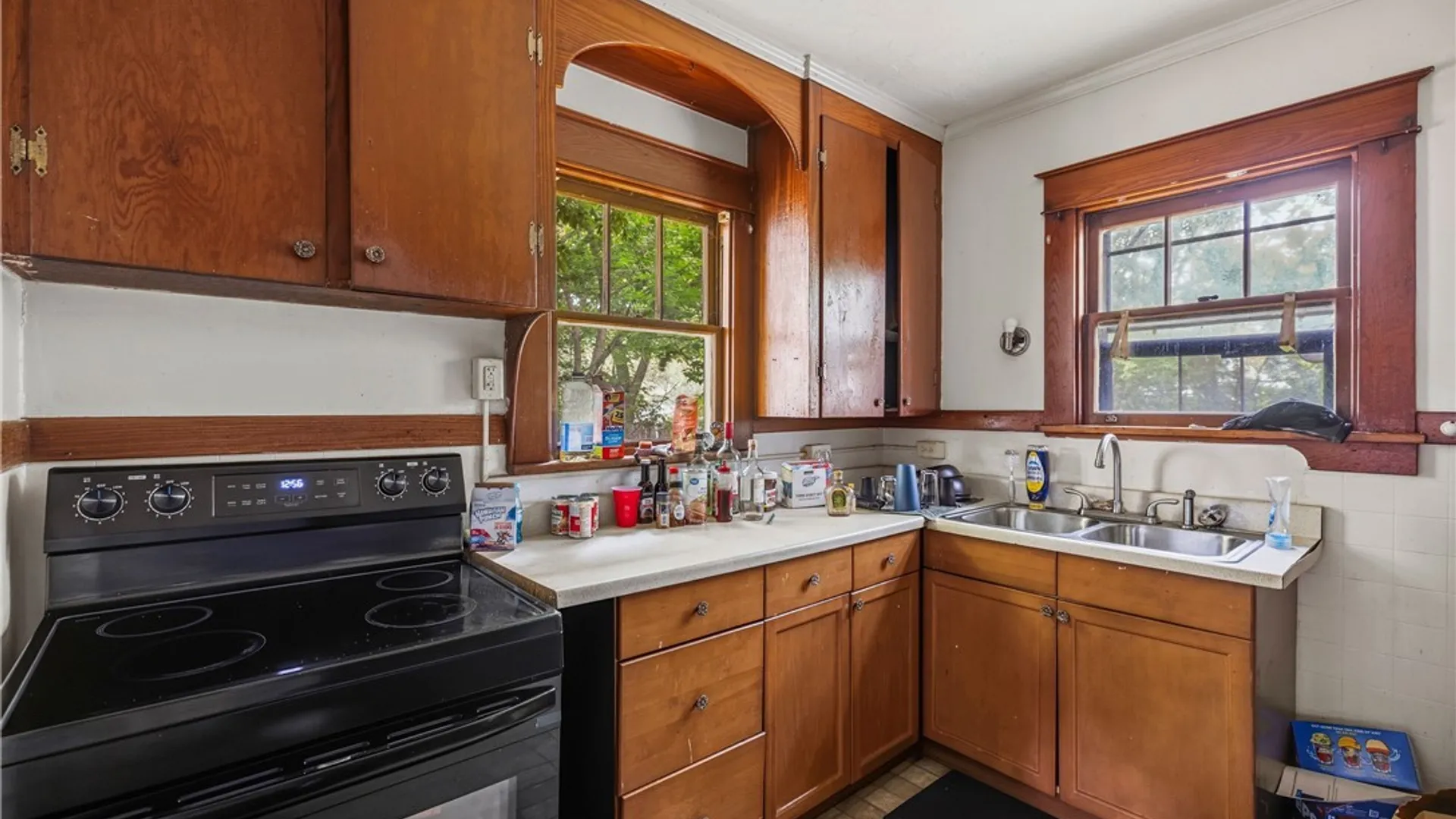 Property at 2248 Willow Avenue, Niagara Falls, NY 14305 4