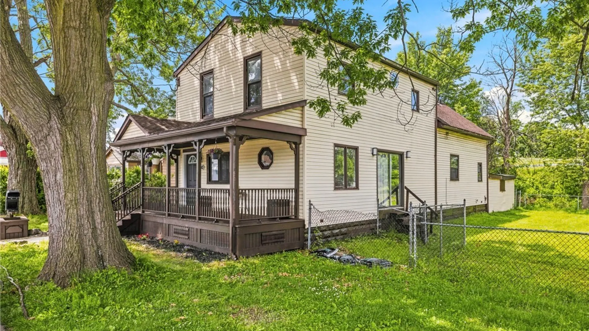 Property at 30 Dwyer Street, West Seneca, NY 14224 2
