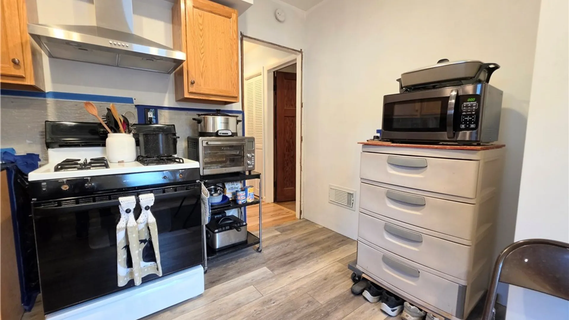 Property at 33 Baxter Street, Buffalo, NY 14207 14