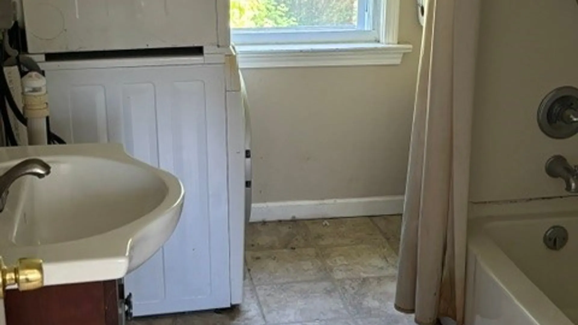 Property at 18 Tracy Avenue, Batavia City, NY 14020 5
