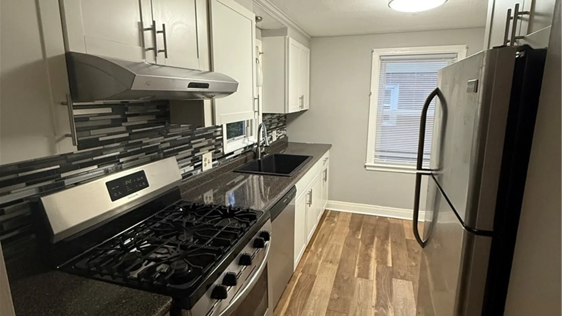 Property at 106 E Morris Ave, Buffalo, NY 14214 4