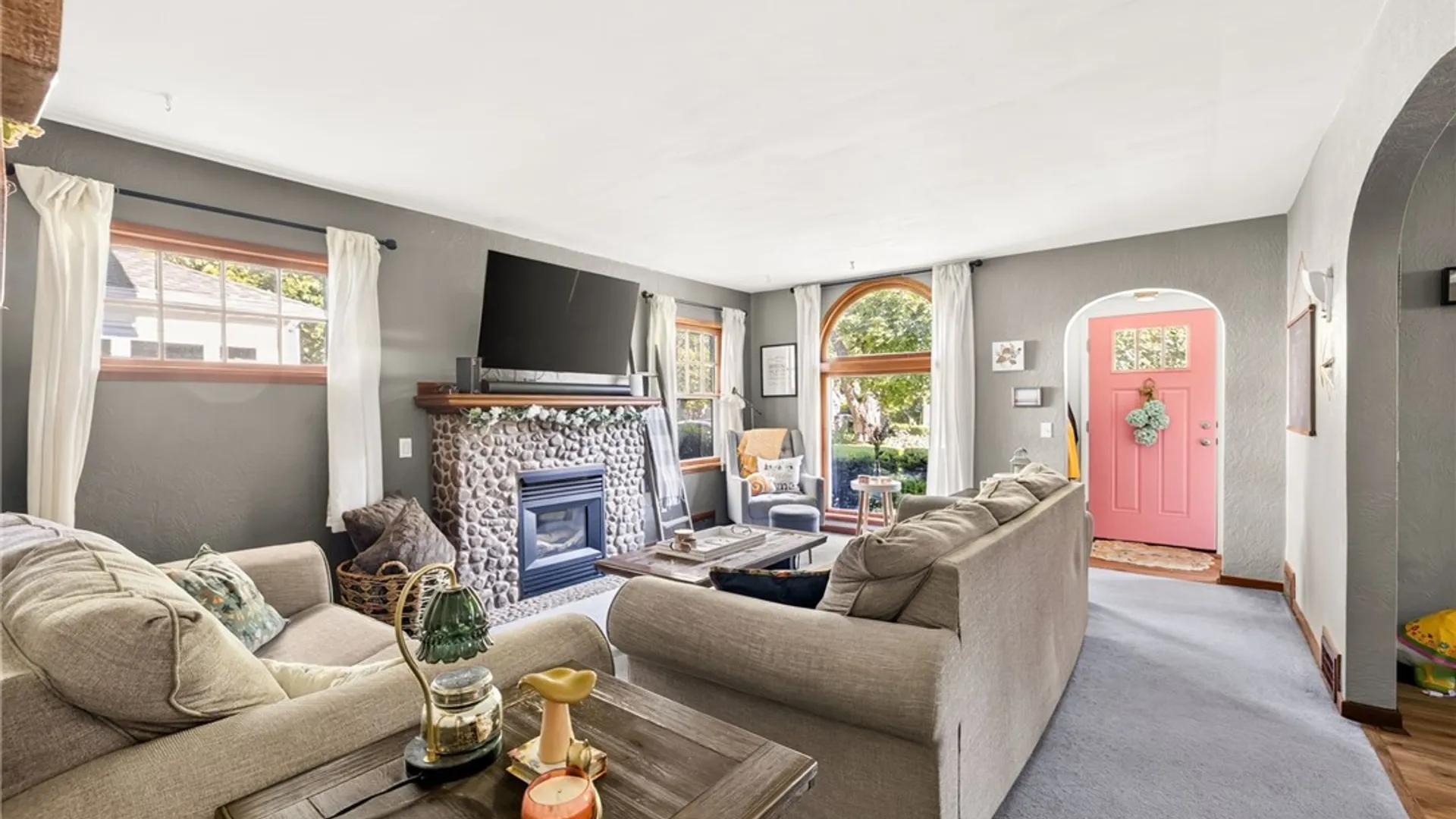 Property at 74 Pontiac Drive, Irondequoit, NY 14617 6