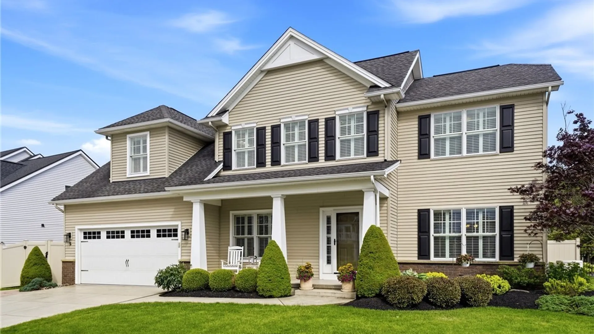 Property at 5 Parliament Lane, Lancaster, NY 14086 2