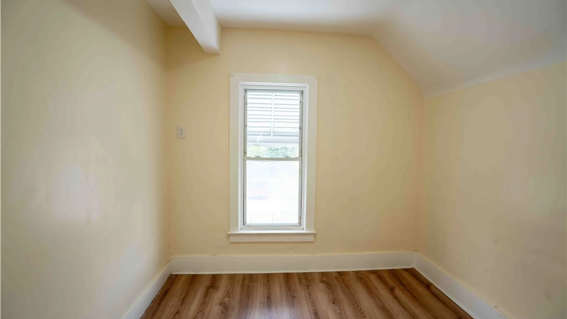 Property at 29 Sherwood Street, Buffalo, NY 14213 14
