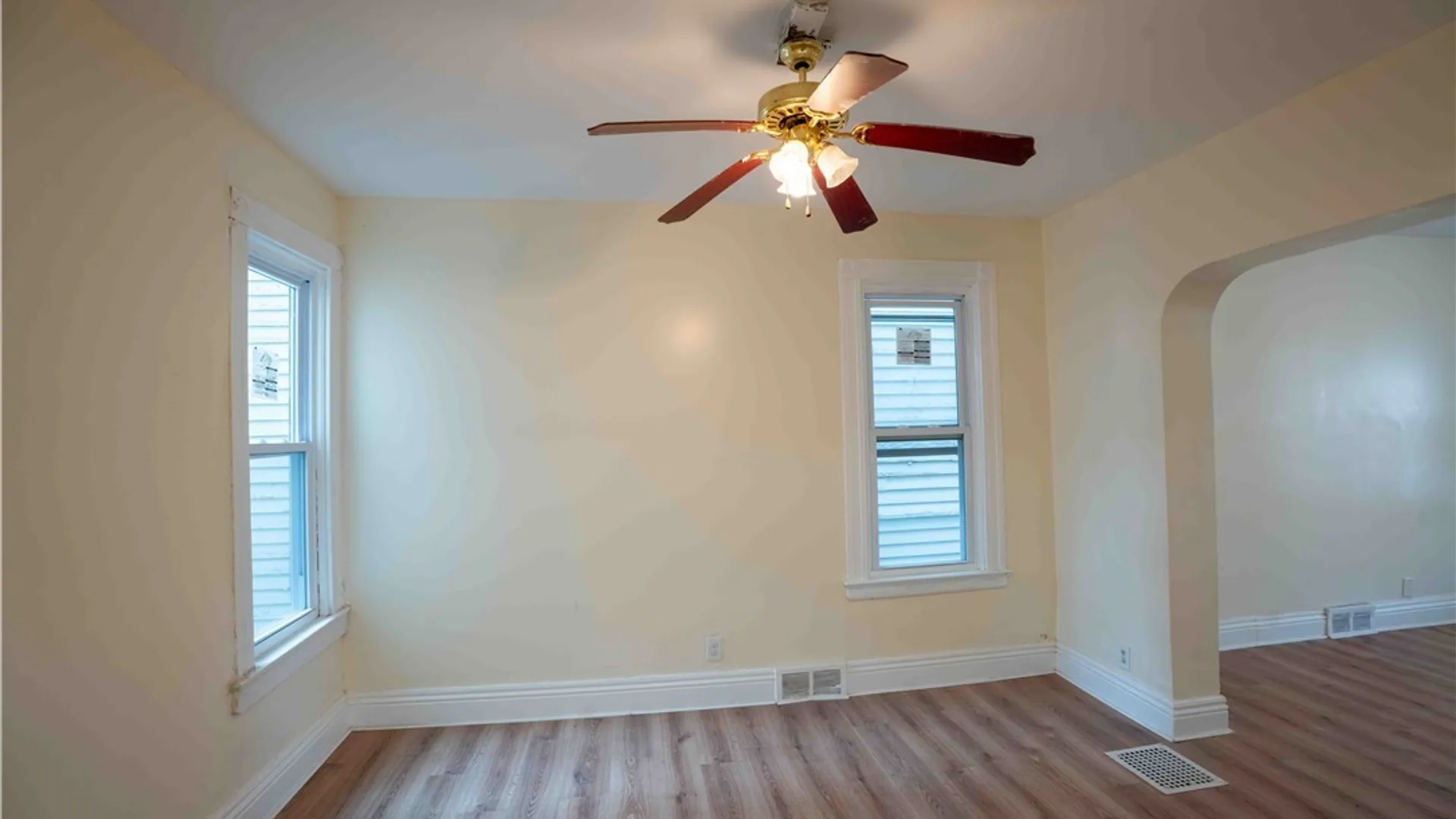 Property at 29 Sherwood Street, Buffalo, NY 14213 16