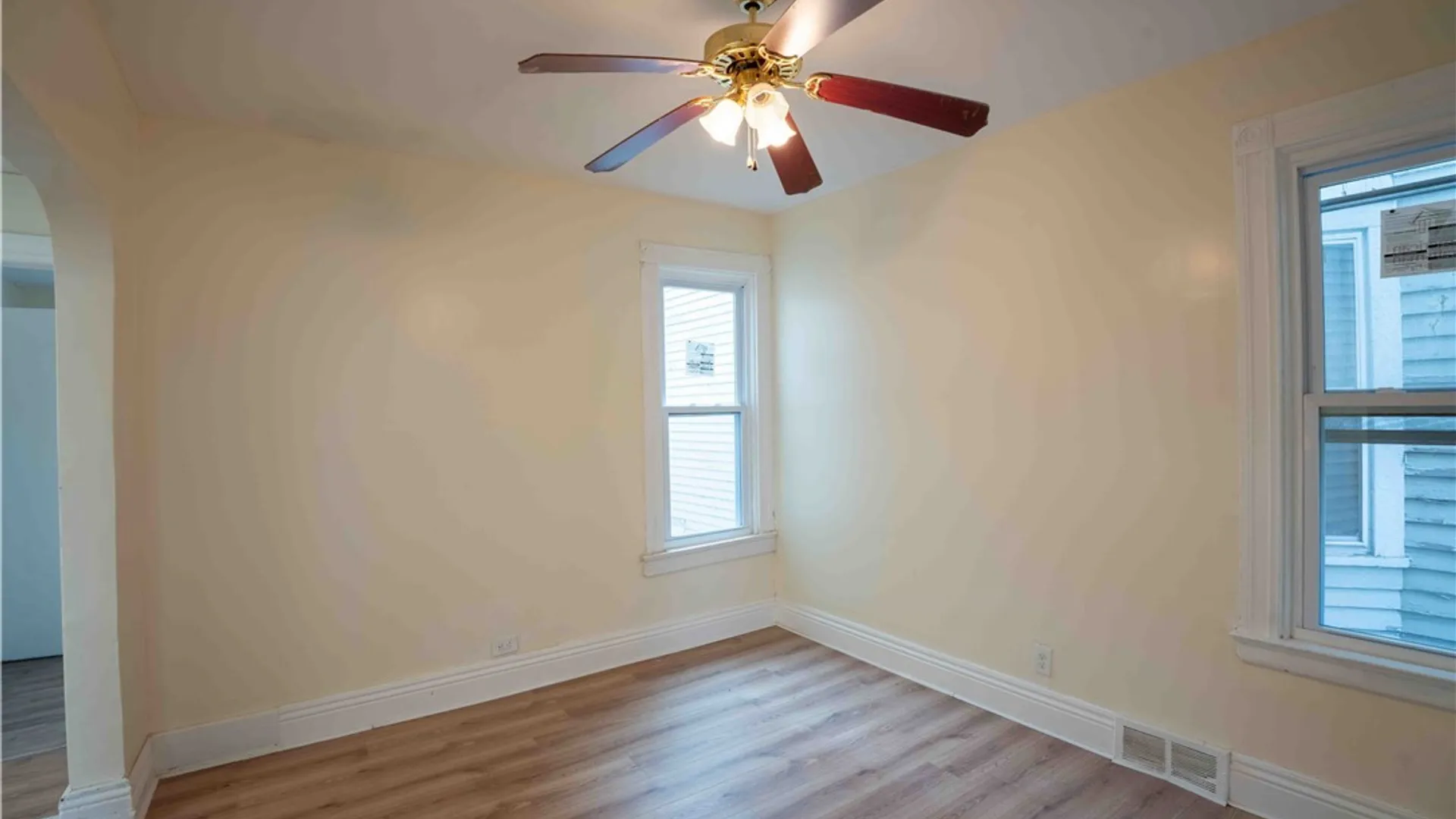Property at 29 Sherwood Street, Buffalo, NY 14213 18
