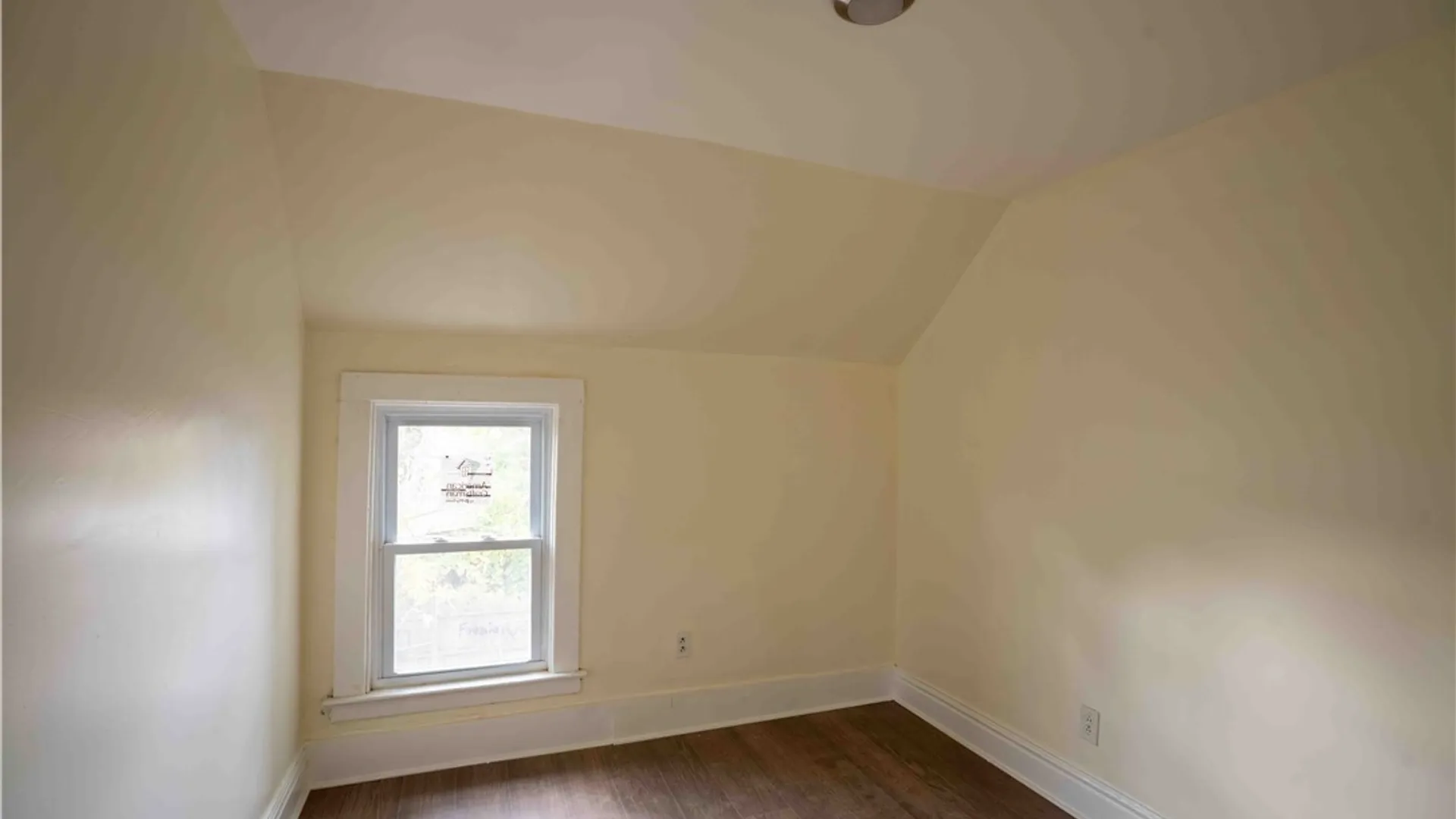 Property at 29 Sherwood Street, Buffalo, NY 14213 32
