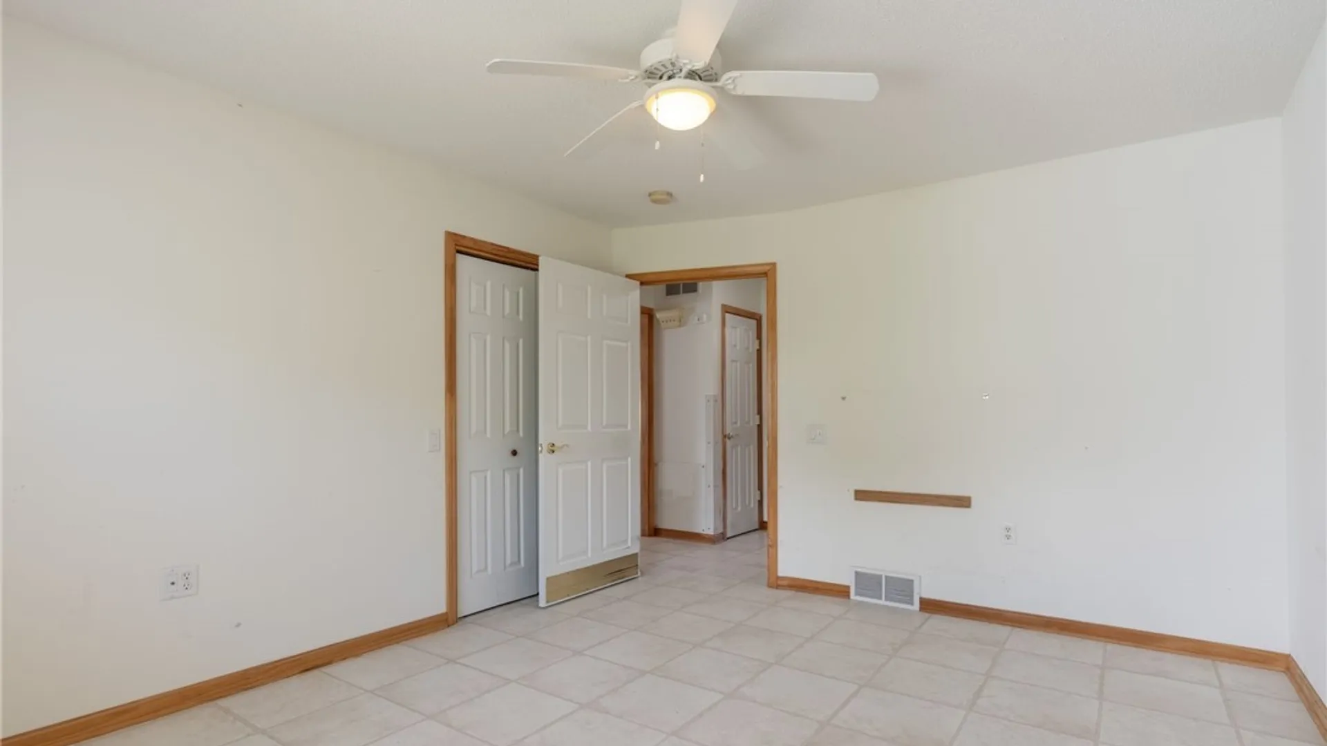 Property at 71 Niagara Shore Drive, Tonawanda, NY 14150 10