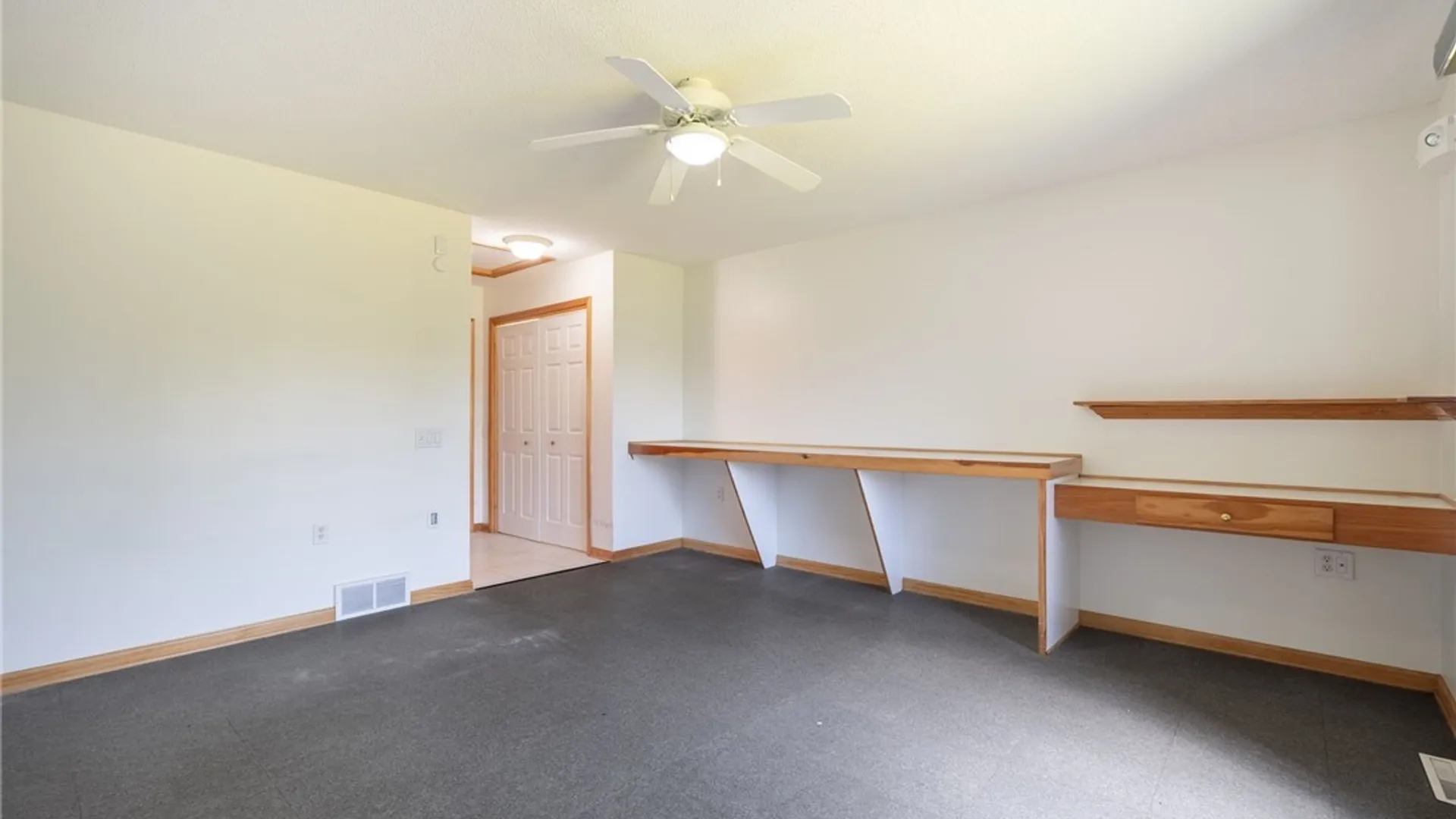 Property at 71 Niagara Shore Drive, Tonawanda, NY 14150 14